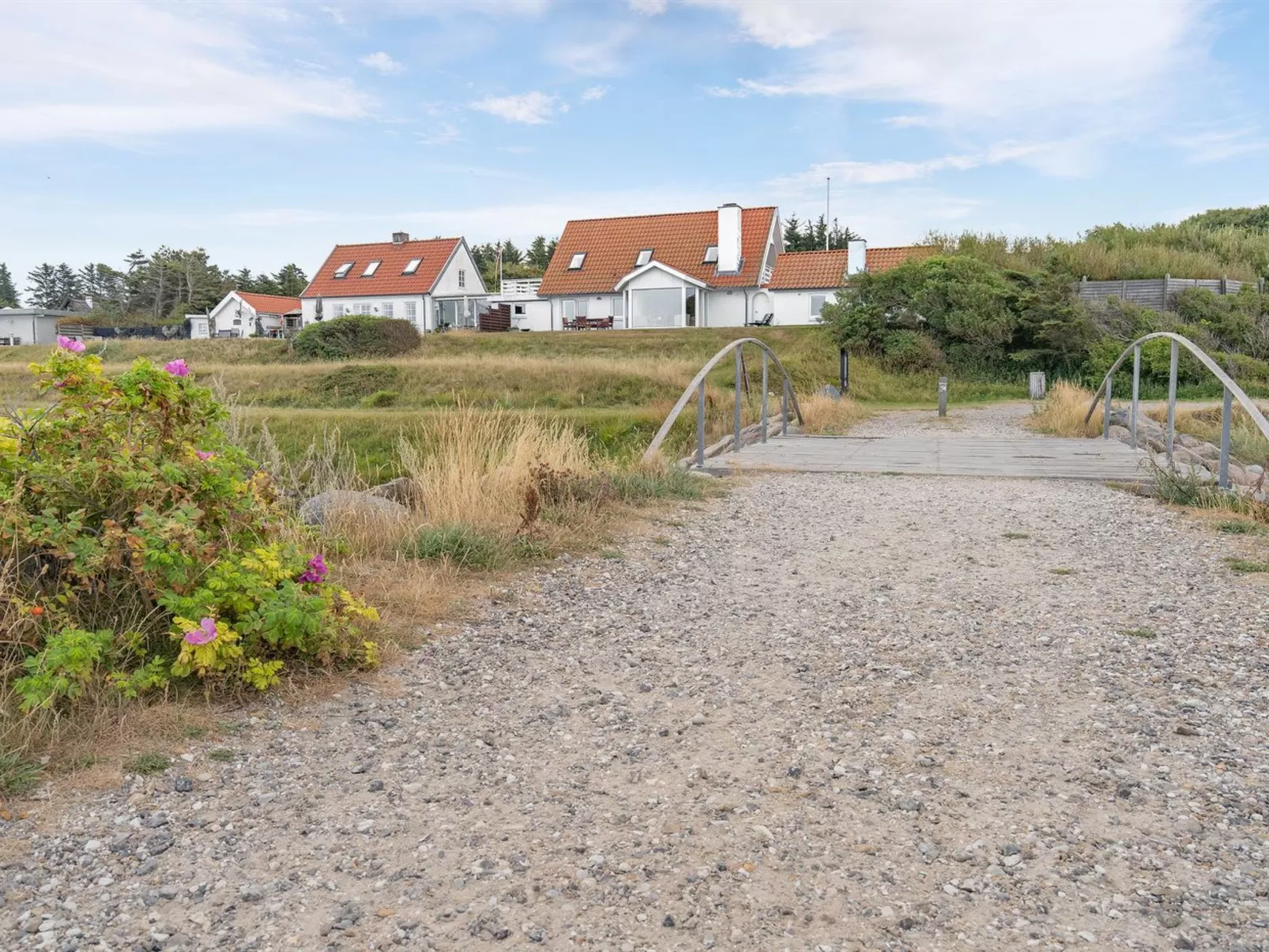 "Yorrick" - 50m to the fjord-Outside