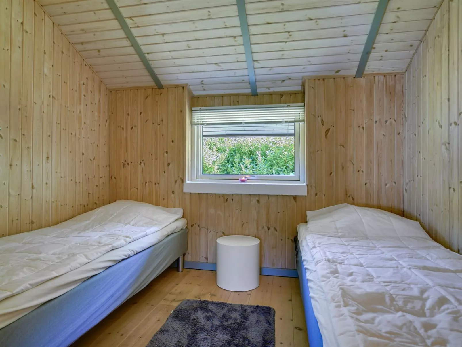 "Sida" - 600m from the sea-Drinnen