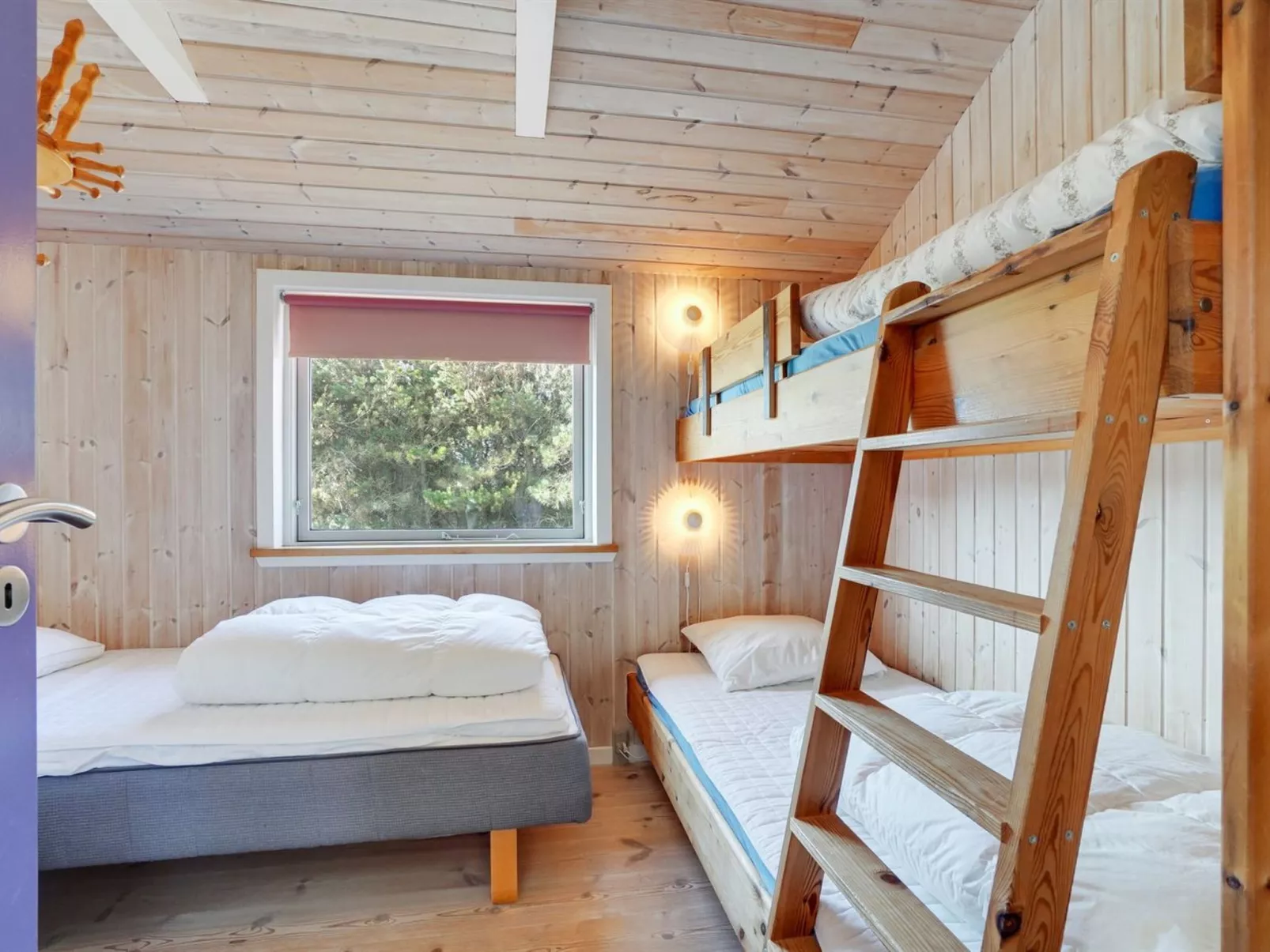 "Øde" - 350m from the sea-Inside