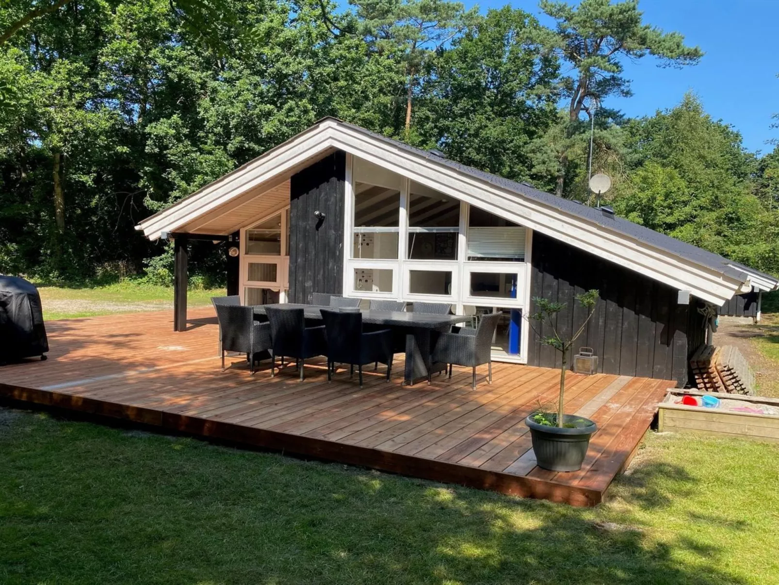 "Lovis" - 600m from the sea-Draußen