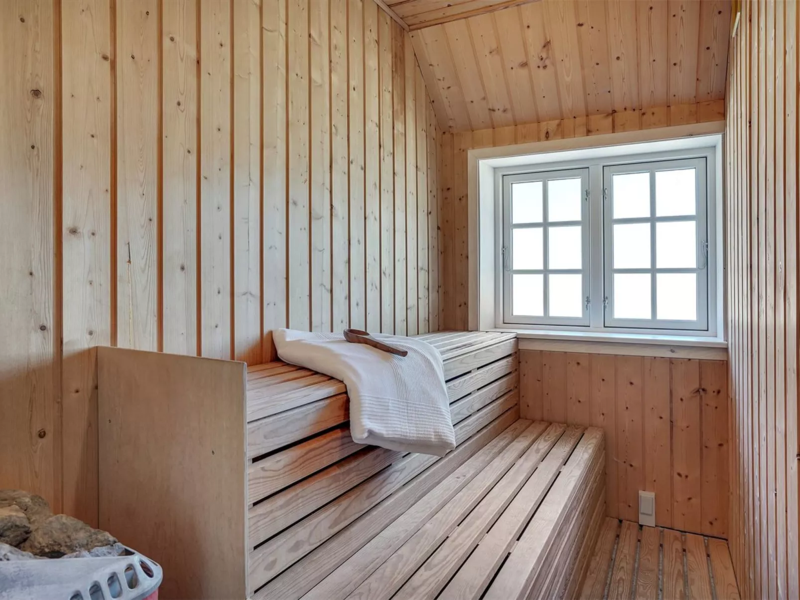 "Gudmund" - 3.9km from the sea-Inside