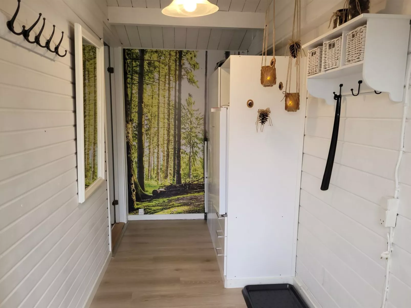 "Staffan" - 200m to the fjord-Drinnen