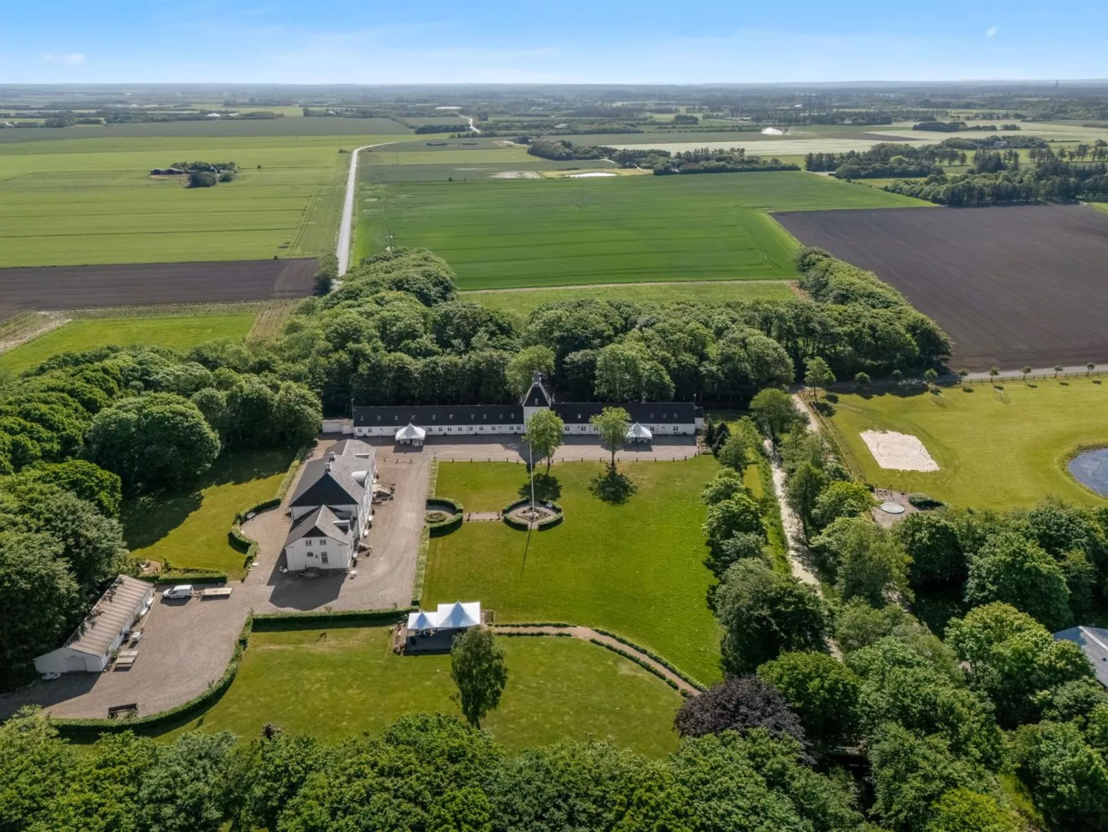 "Eini" - 4.5km from the sea-Outside