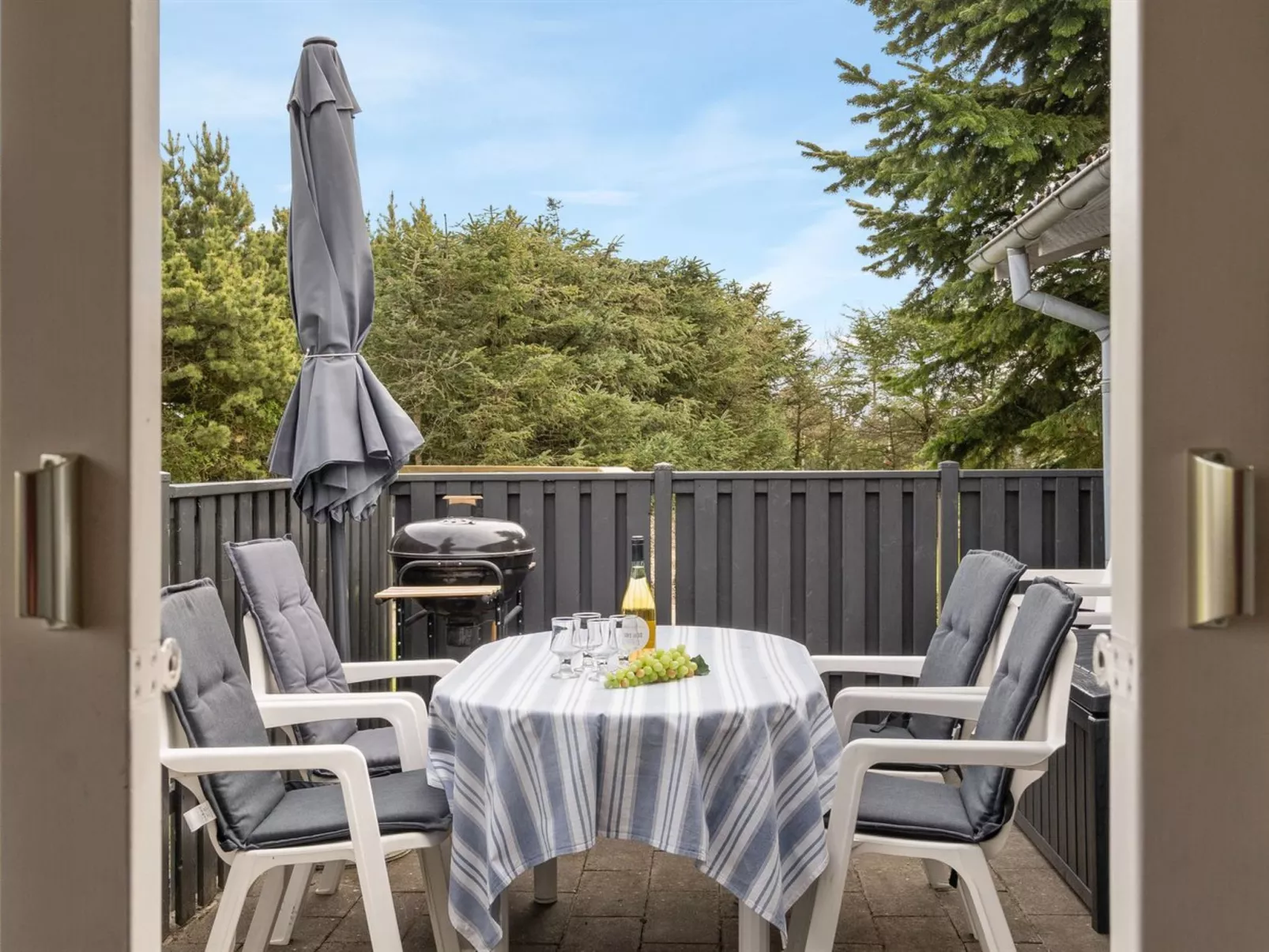 "Hope" - 350m to the fjord-Draußen