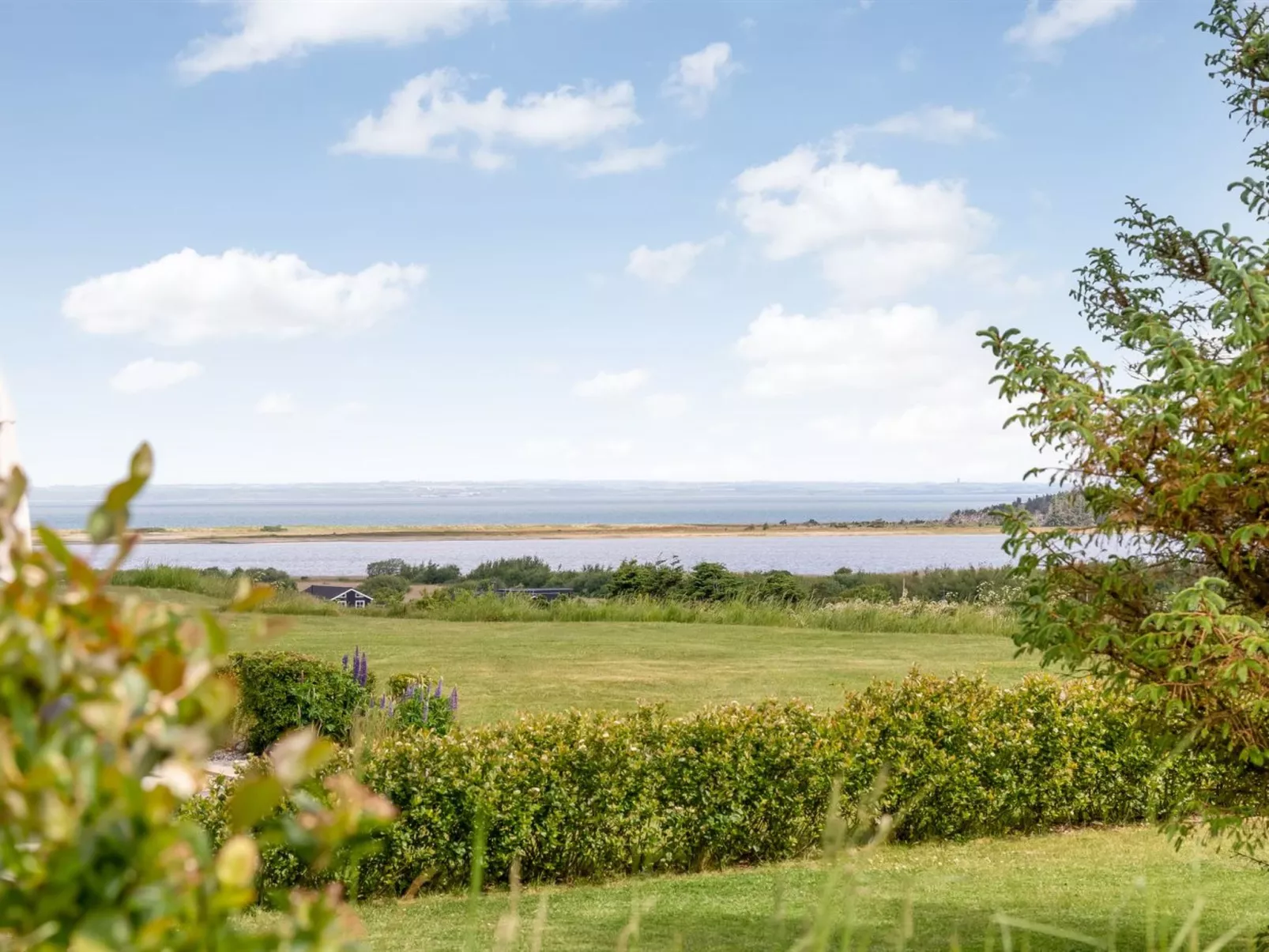 "Tanna" - 330m to the fjord-Outside