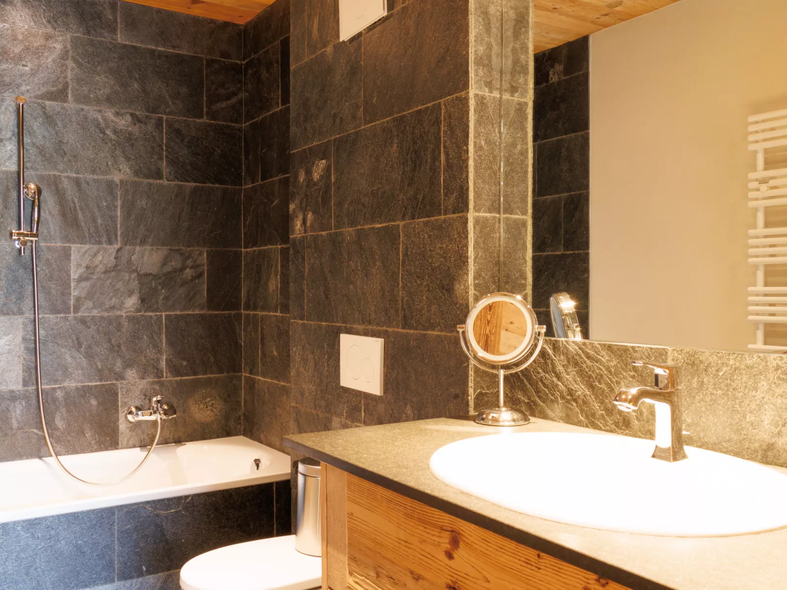 Rosablanche D Attique-Inside