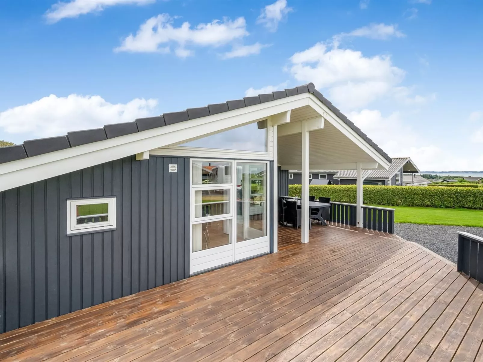 "Lucio" - 350m to the fjord-Outside