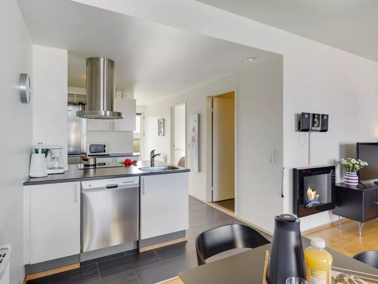 "Jurviis" - 100m from the sea-Inside