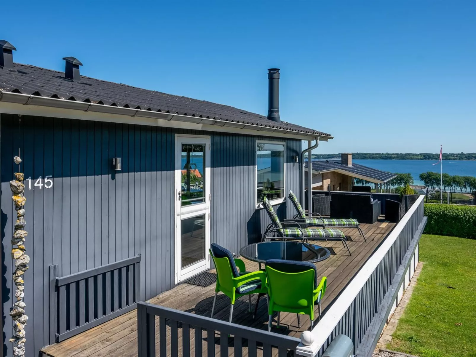 "Jenvold" - 300m to the fjord-Outside