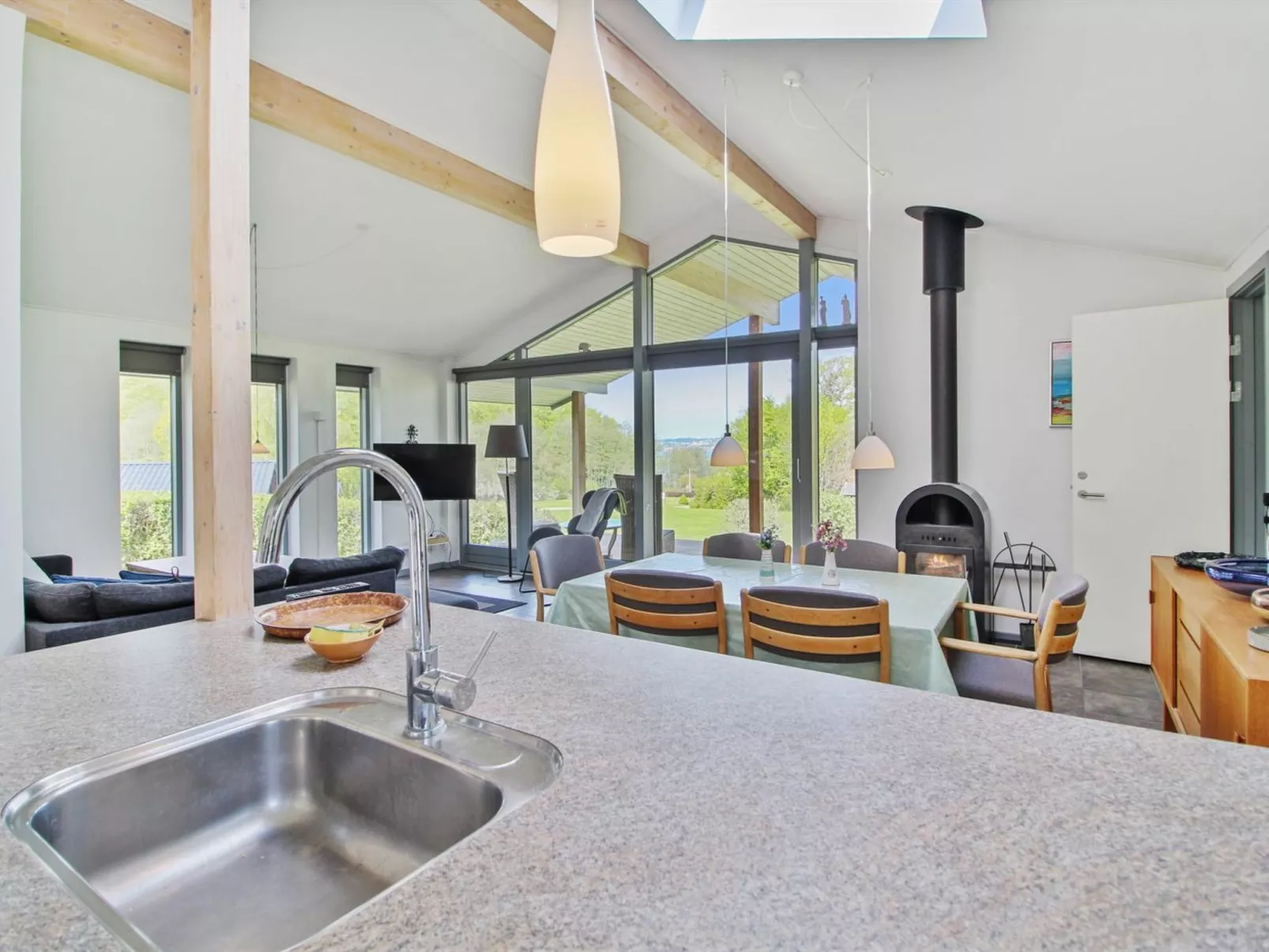 "Freding" - 250m to the fjord-Inside