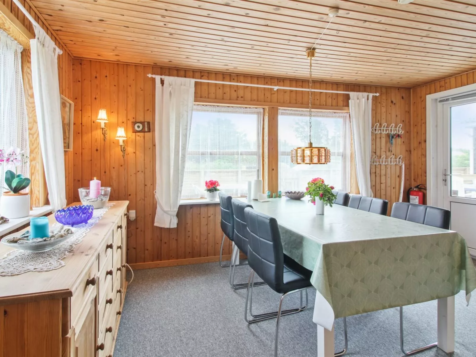 "Nore" - 350m from the sea-Inside