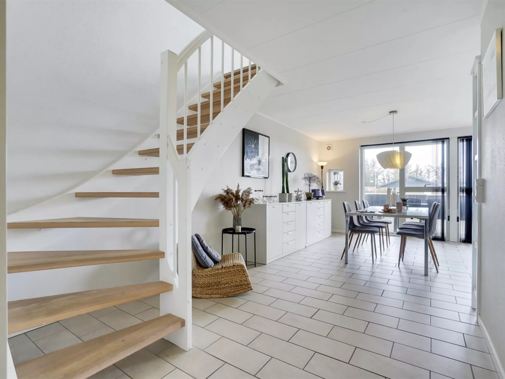 "Katharine" - 600m from the sea-Drinnen