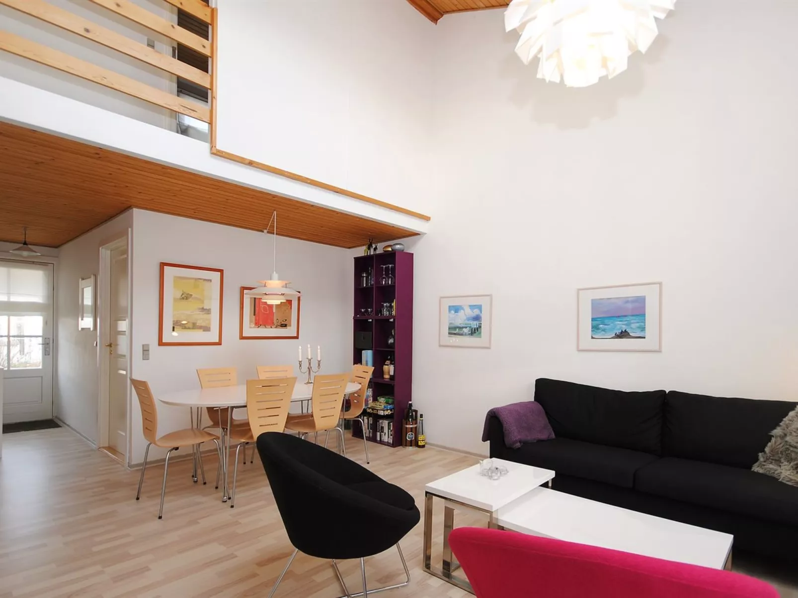 "Vasil" - 100m to the fjord-Drinnen