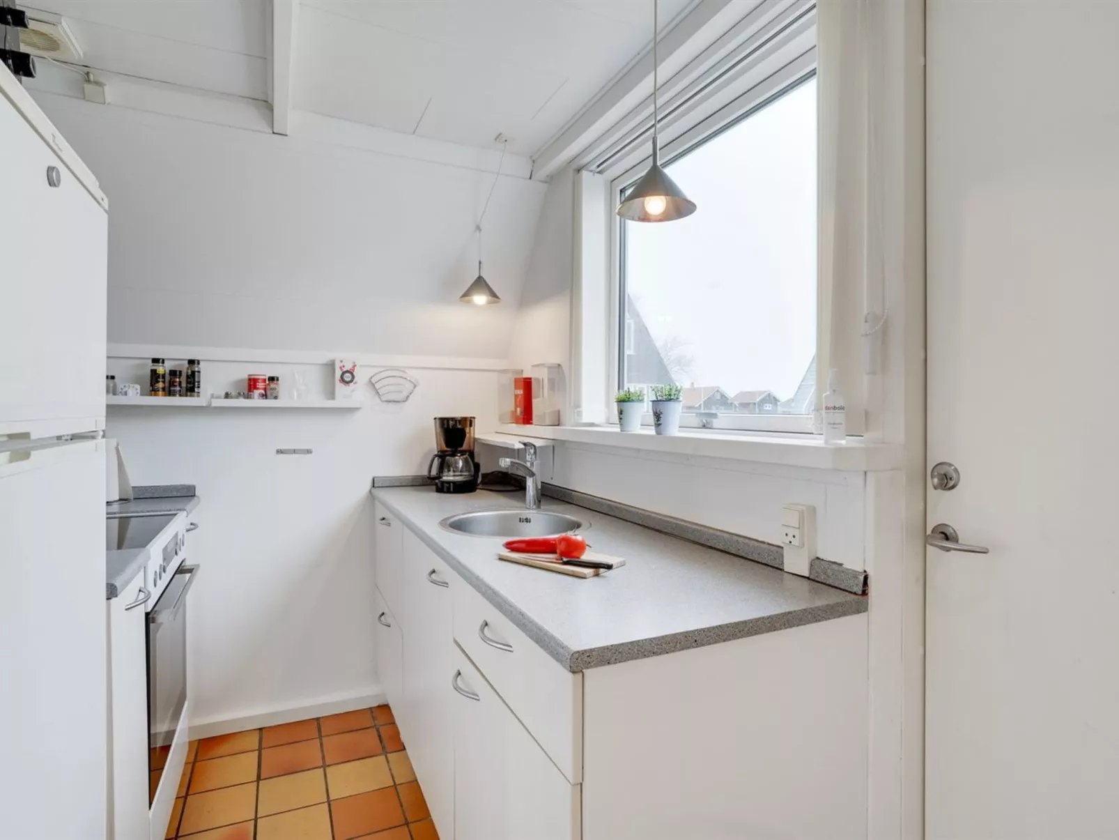 "Mijat" - 100m from the sea-Drinnen