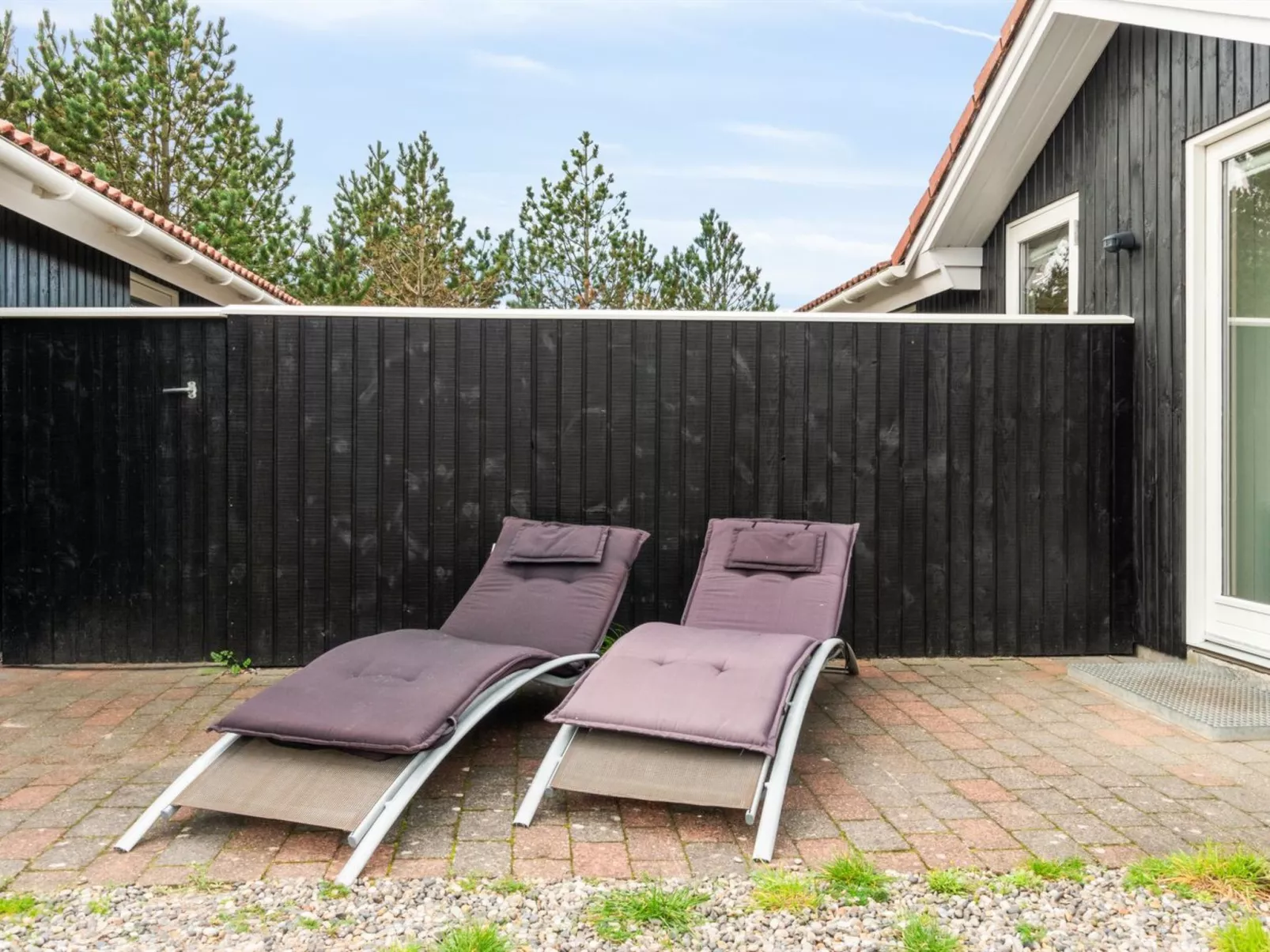 "Henkil" - 700m from the sea-Outside