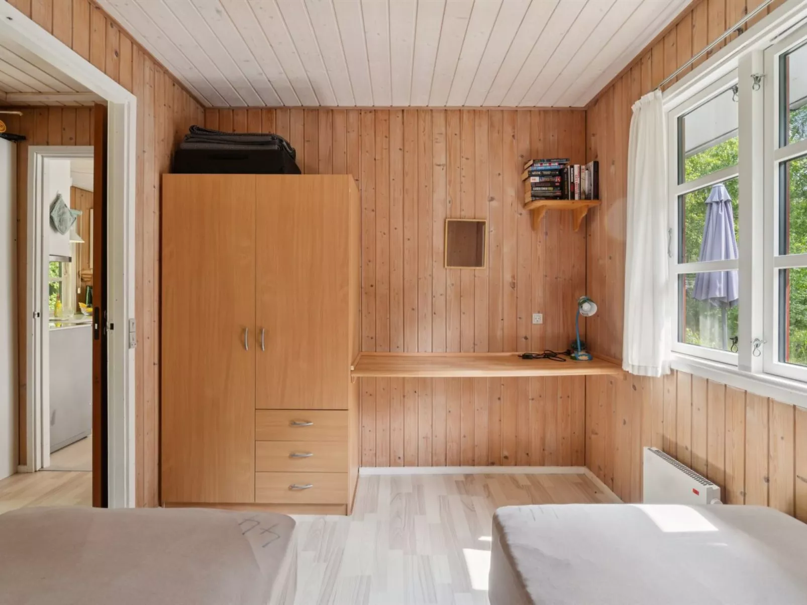 "Tom" - 125m from the sea-Inside