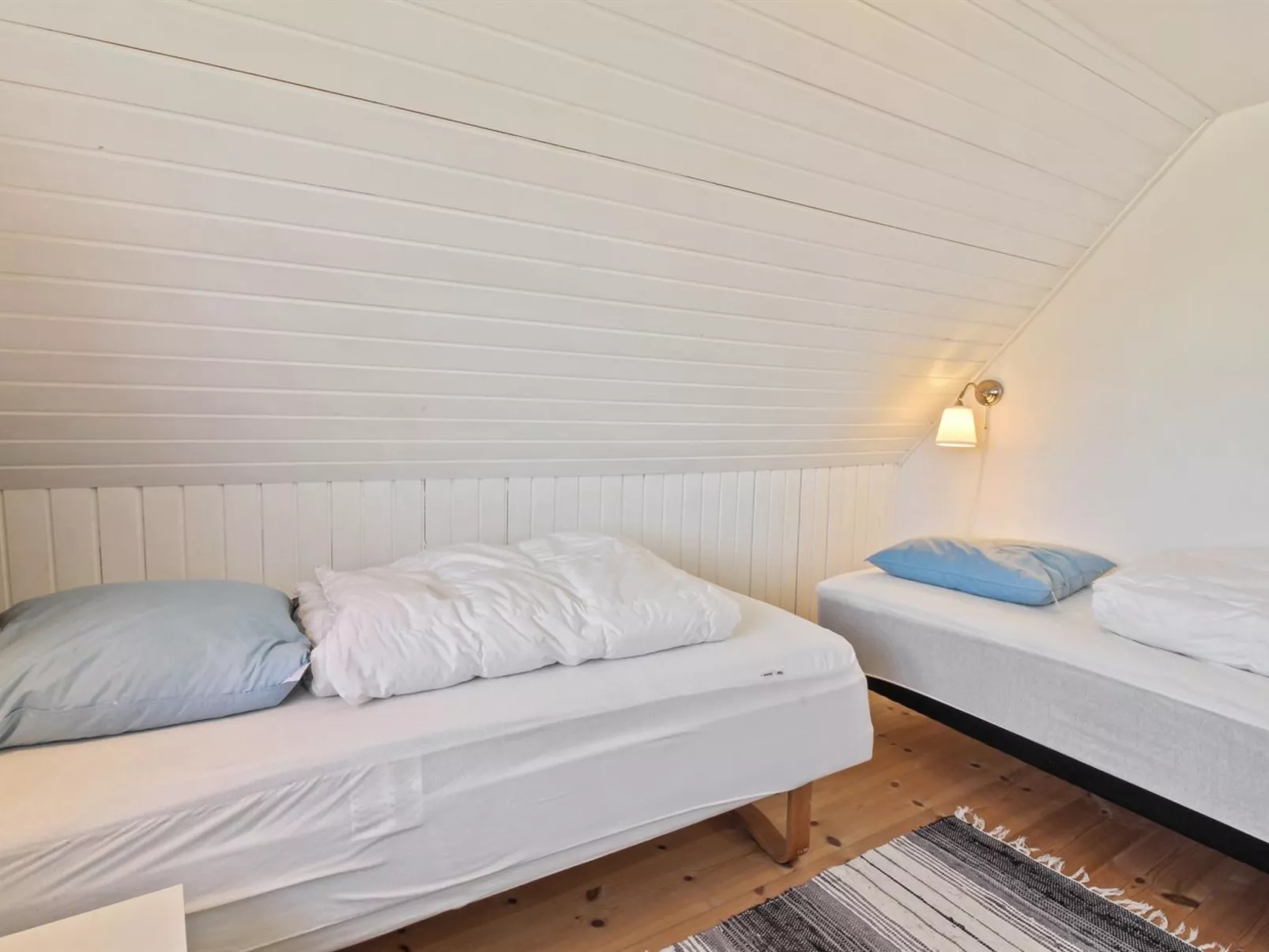 "Lilli" - 2km to the fjord-Drinnen