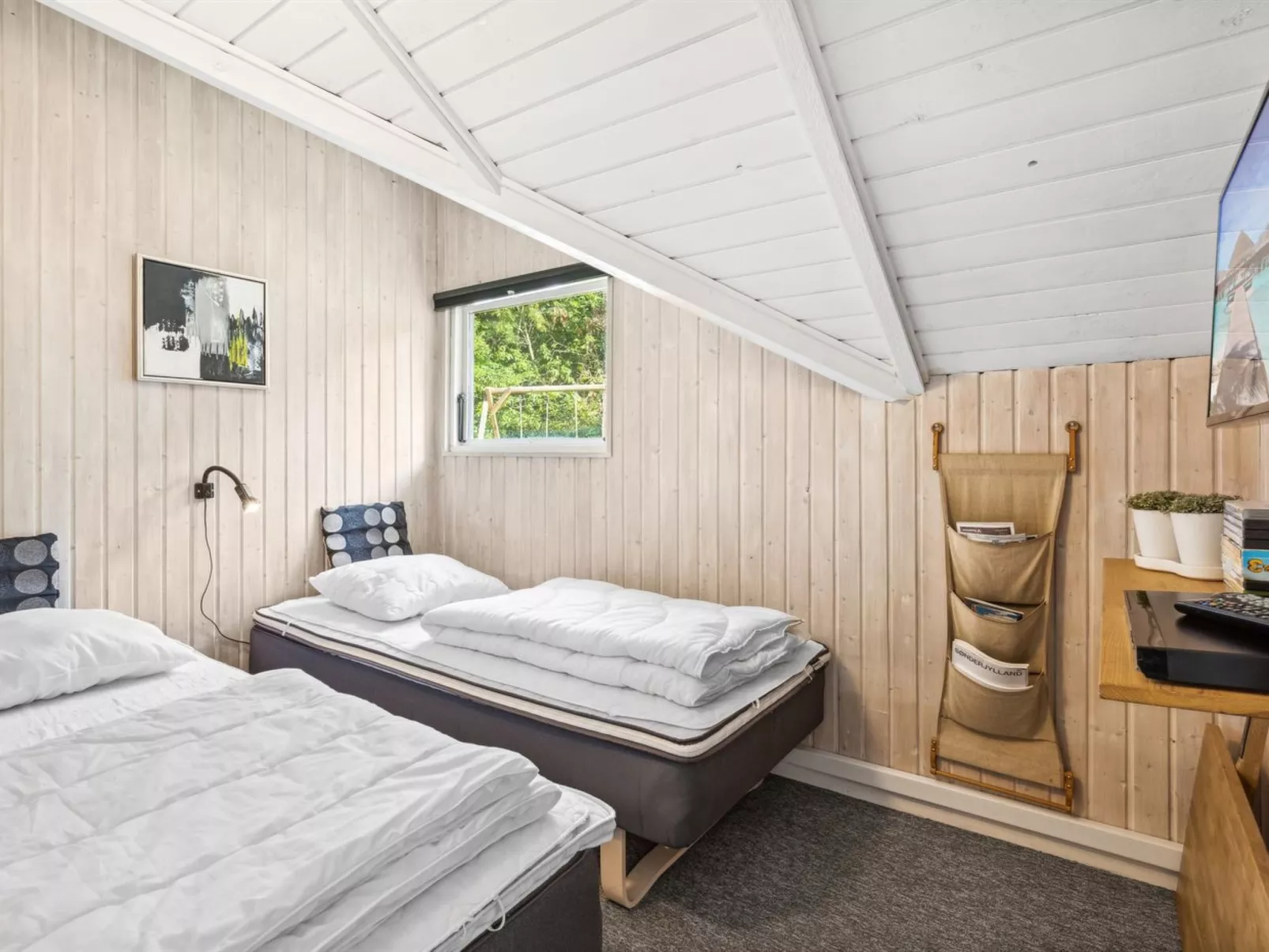 "Ines" - 25km from the sea-Inside