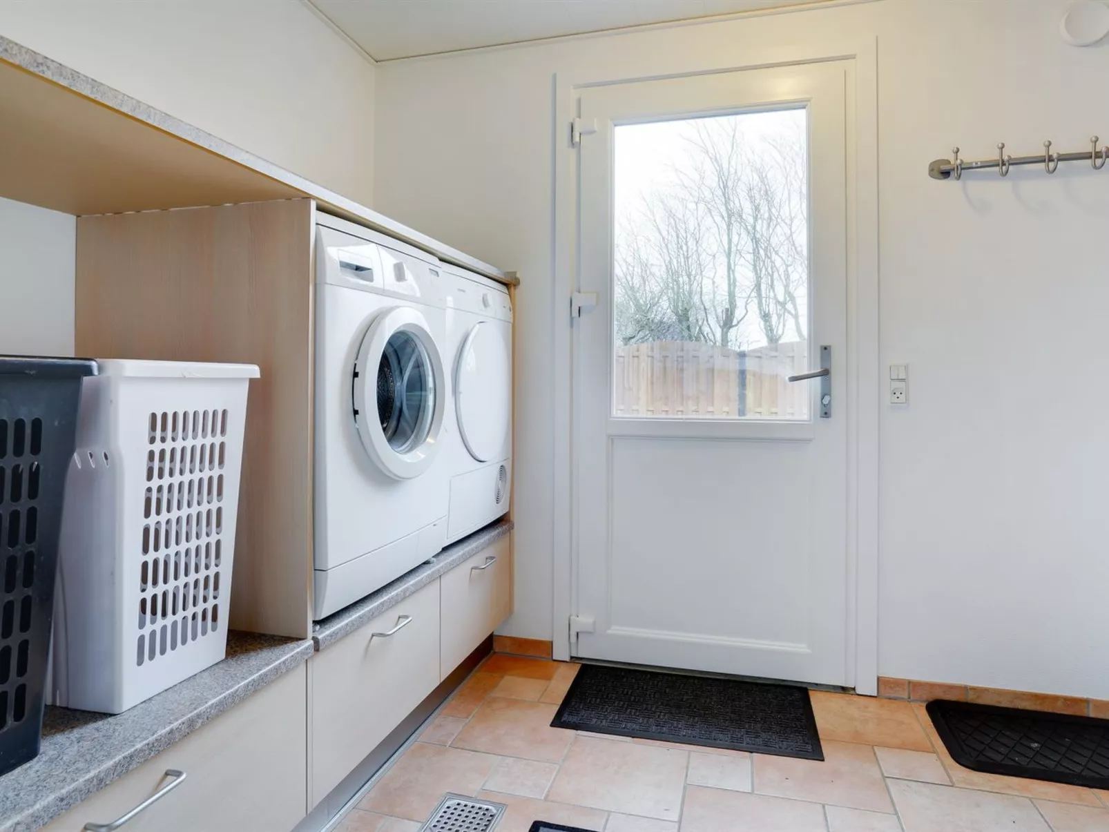 "Philip" - 2km from the sea-Inside