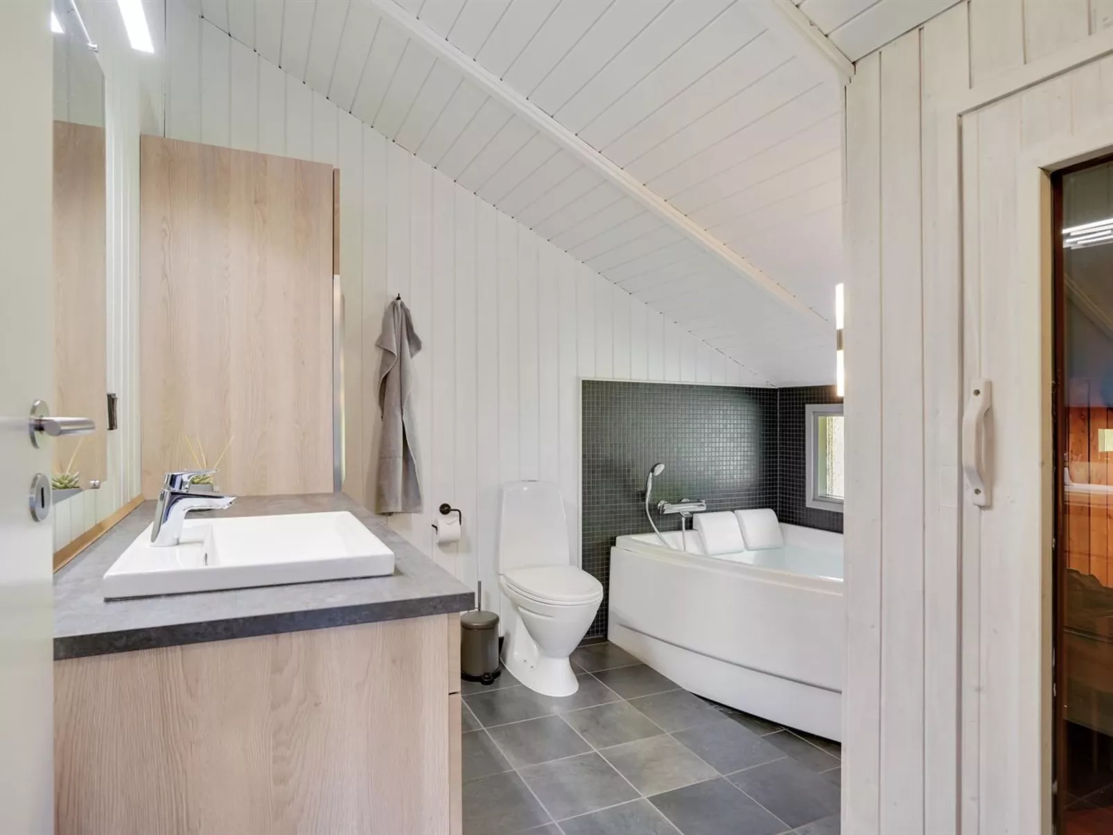 "Gram" - 450m from the sea-Dedans