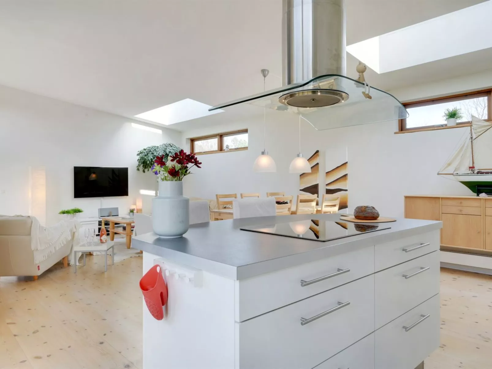 "Esta" -  from the sea-Inside