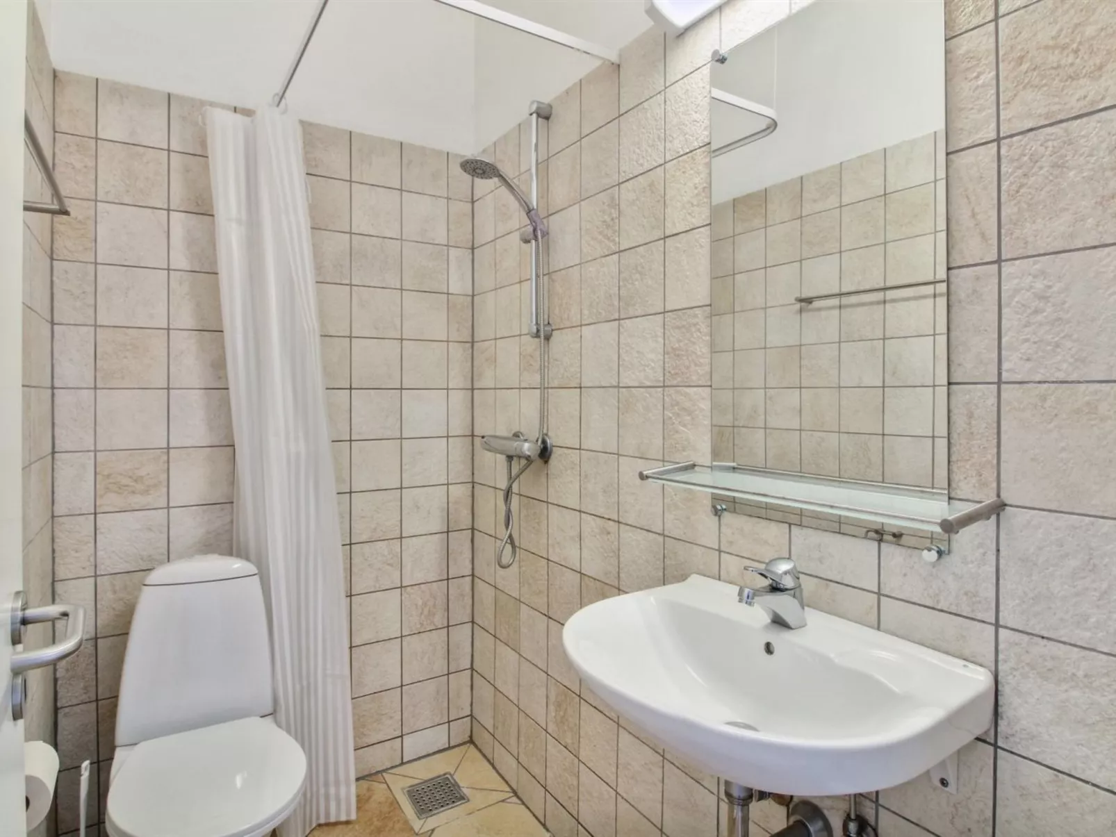 "Illughi" - 500m from the sea-Inside