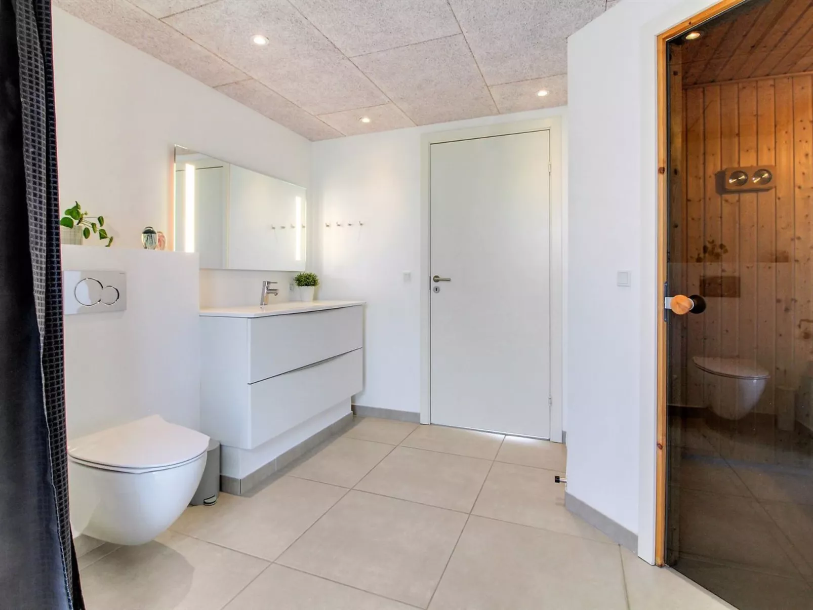 "Thorfin" - 200m from the sea-Inside