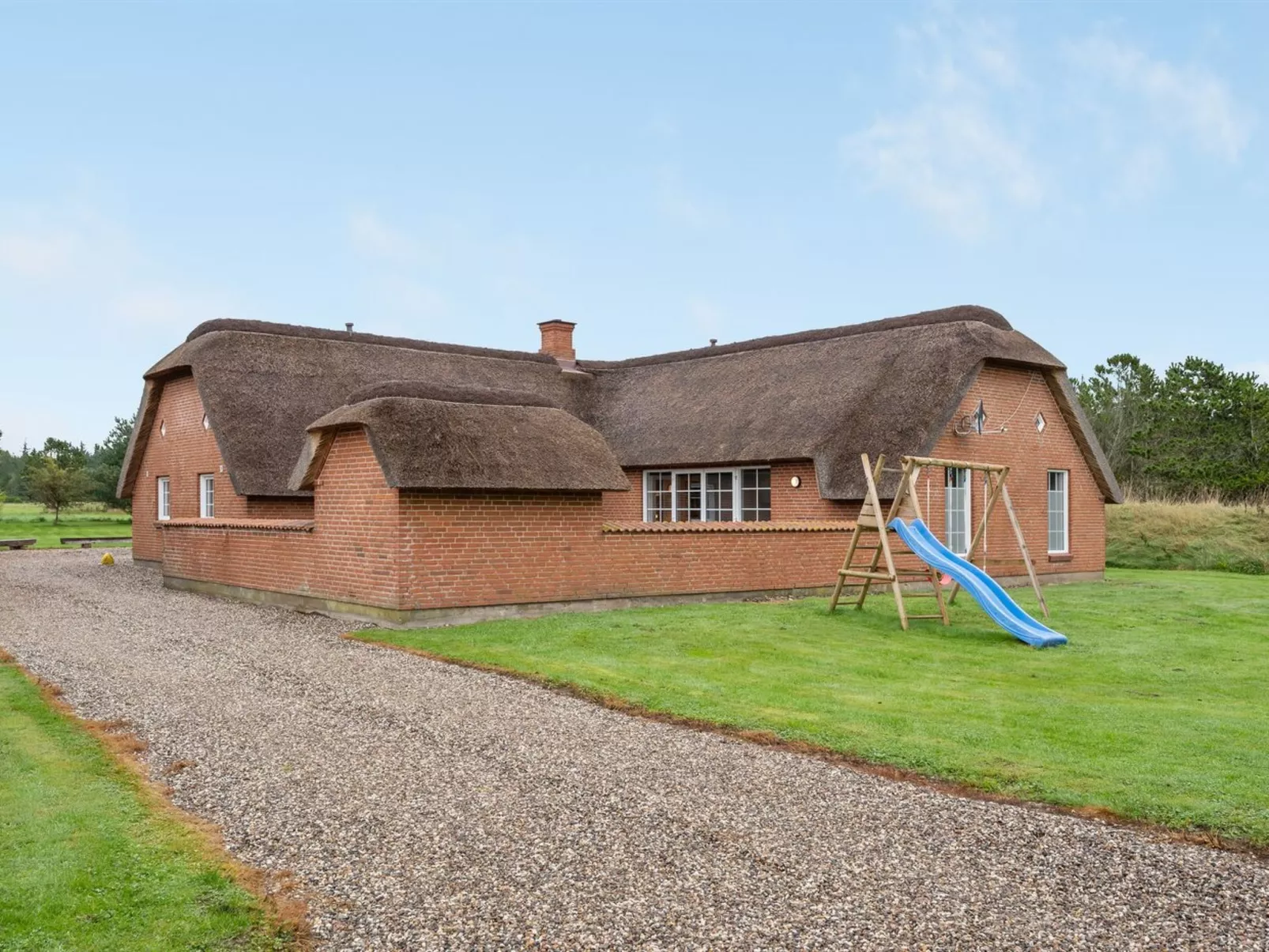 "Aane" - 1.8km from the sea-Outside