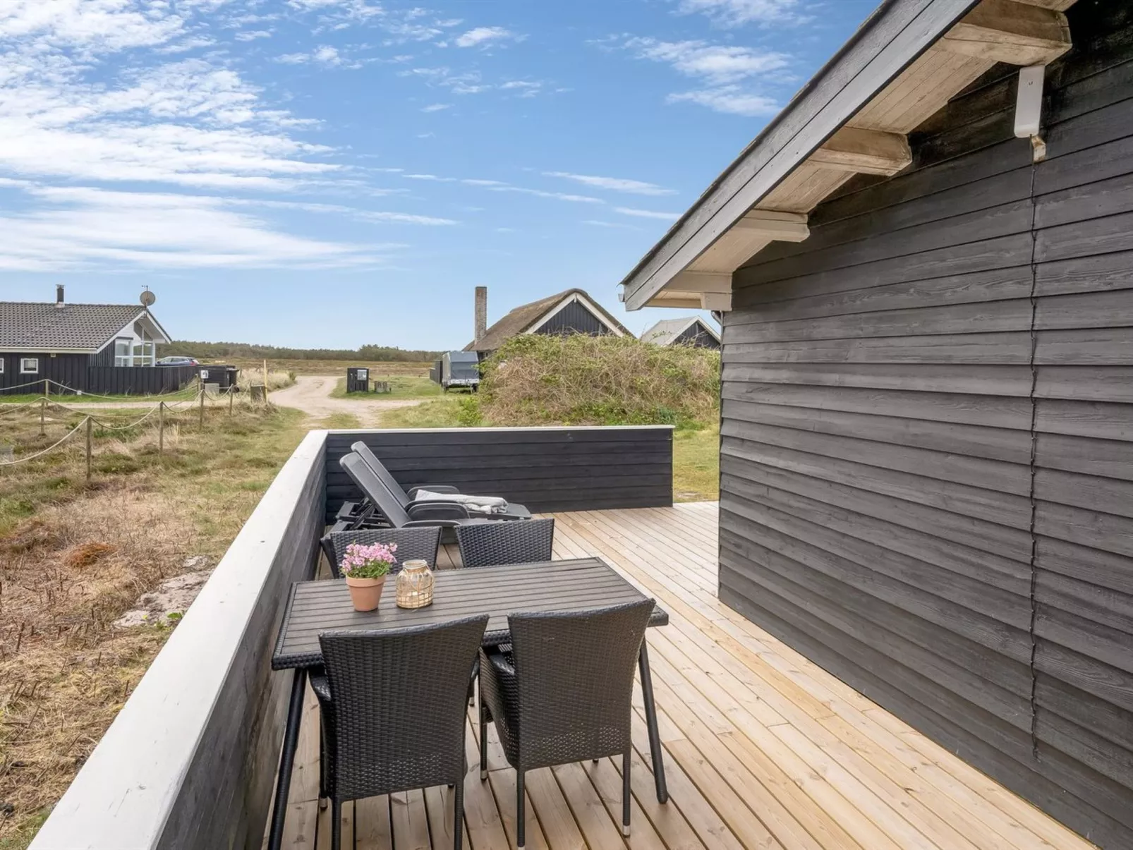 "Arbnora" - 400m from the sea-Draußen