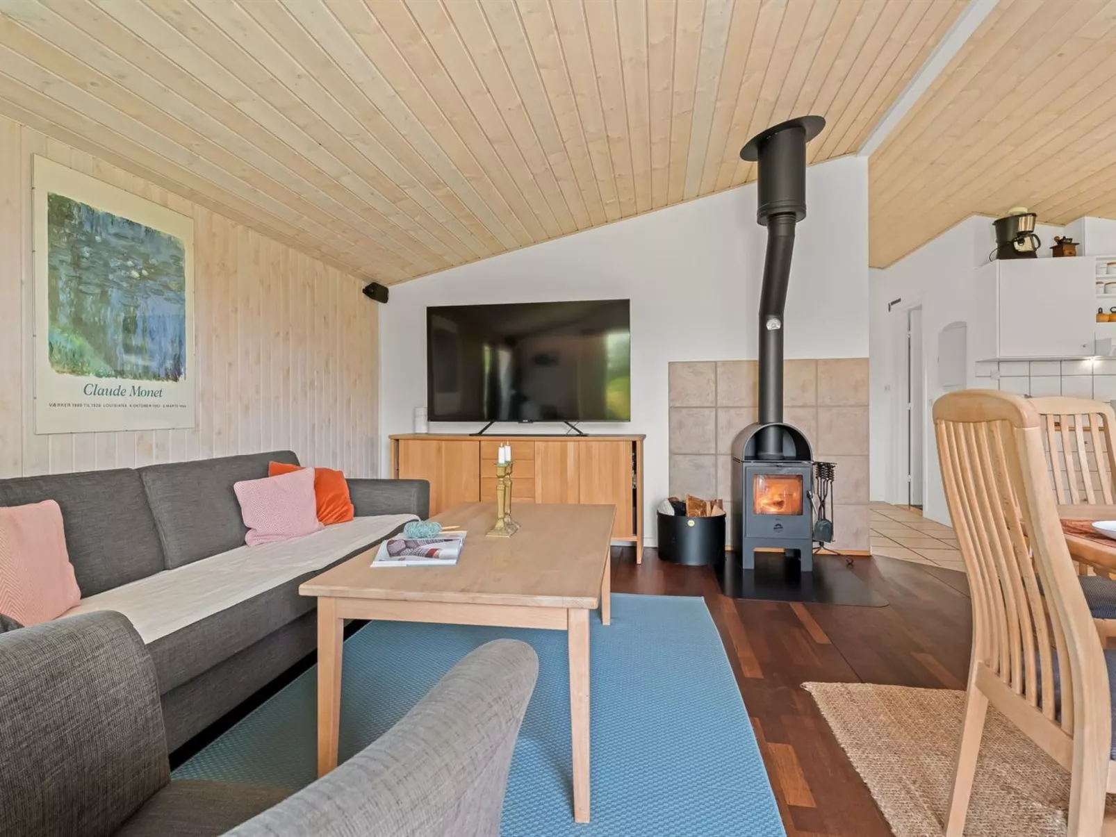 "Allie" - 150m from the sea-Inside