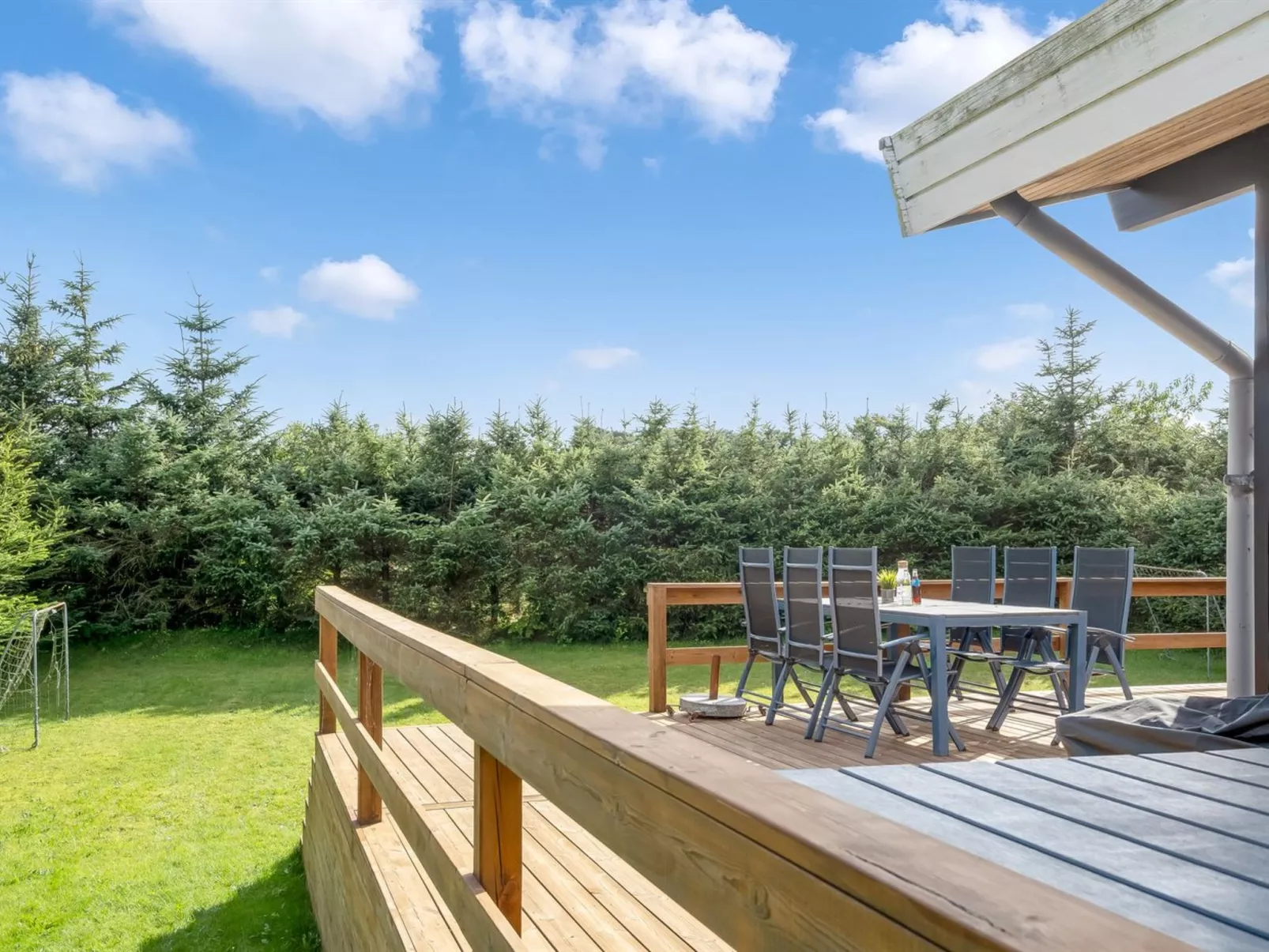 "Matilde" - 400m to the fjord-Outside