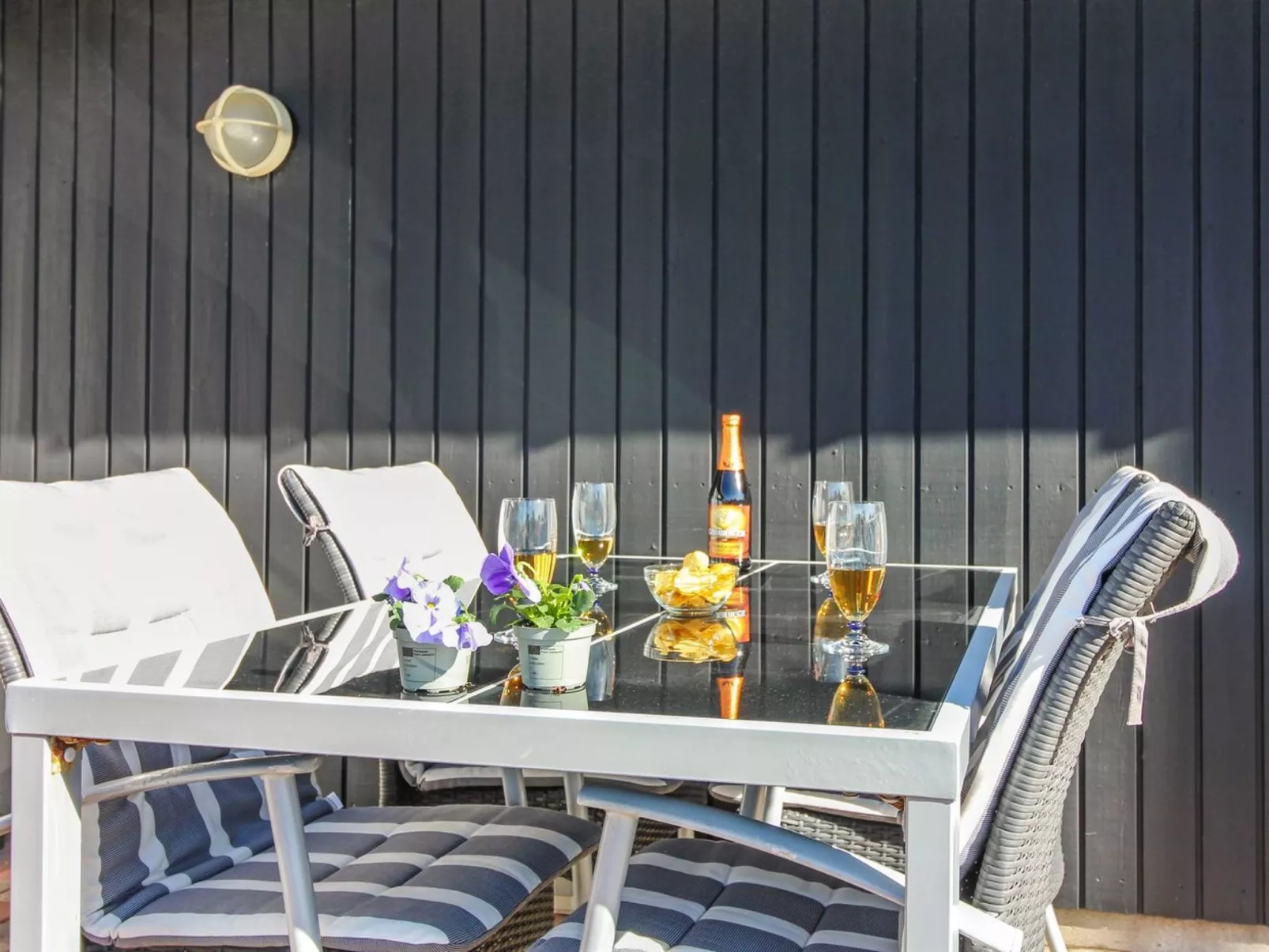 "Tilda" - 275m from the sea-Outside