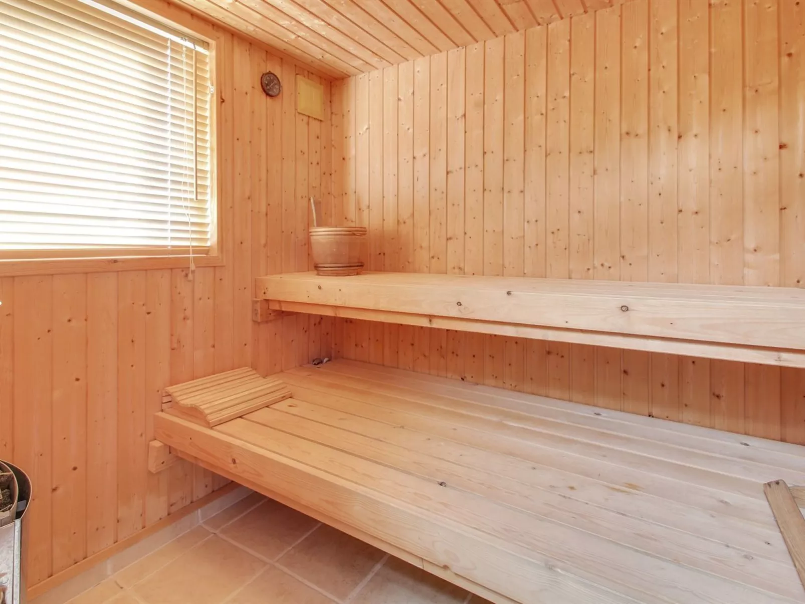 "Allydia" - 400m from the sea-Inside