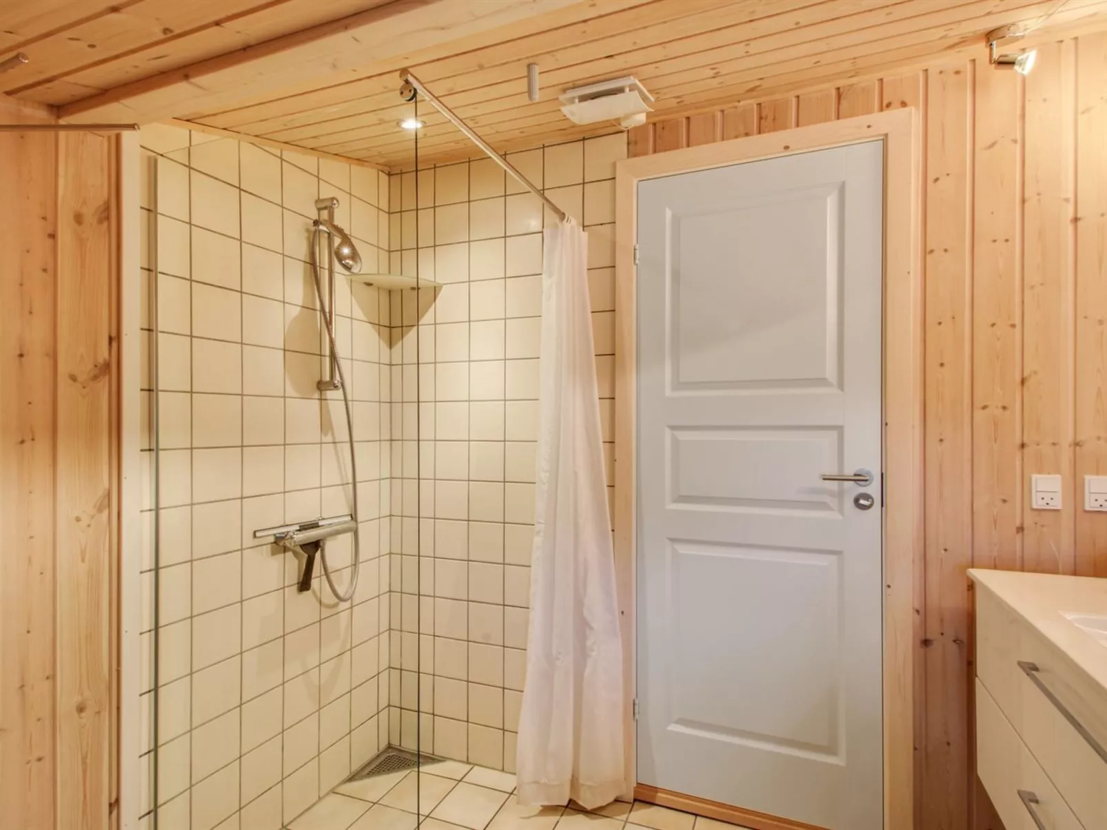 "Salgarth" - 450m from the sea-Inside