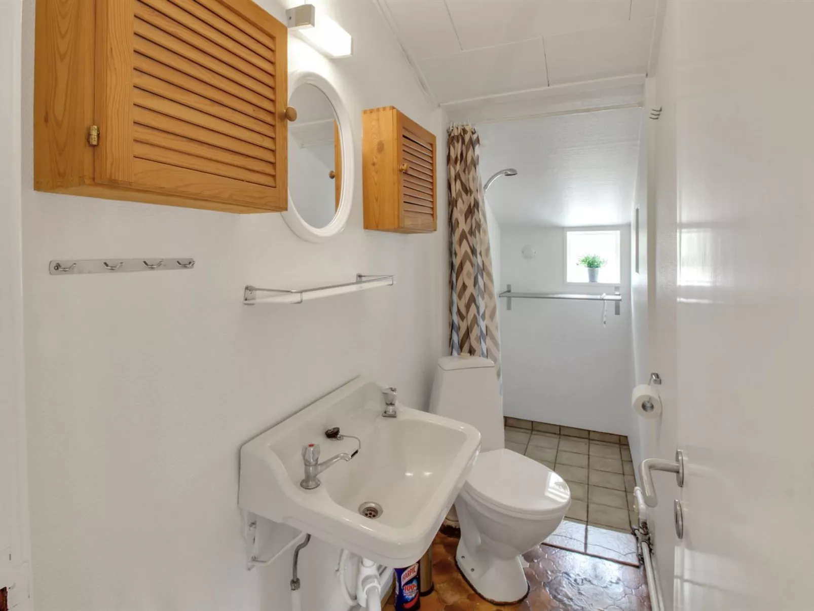 "Tirsa" - 3.9km from the sea-Inside