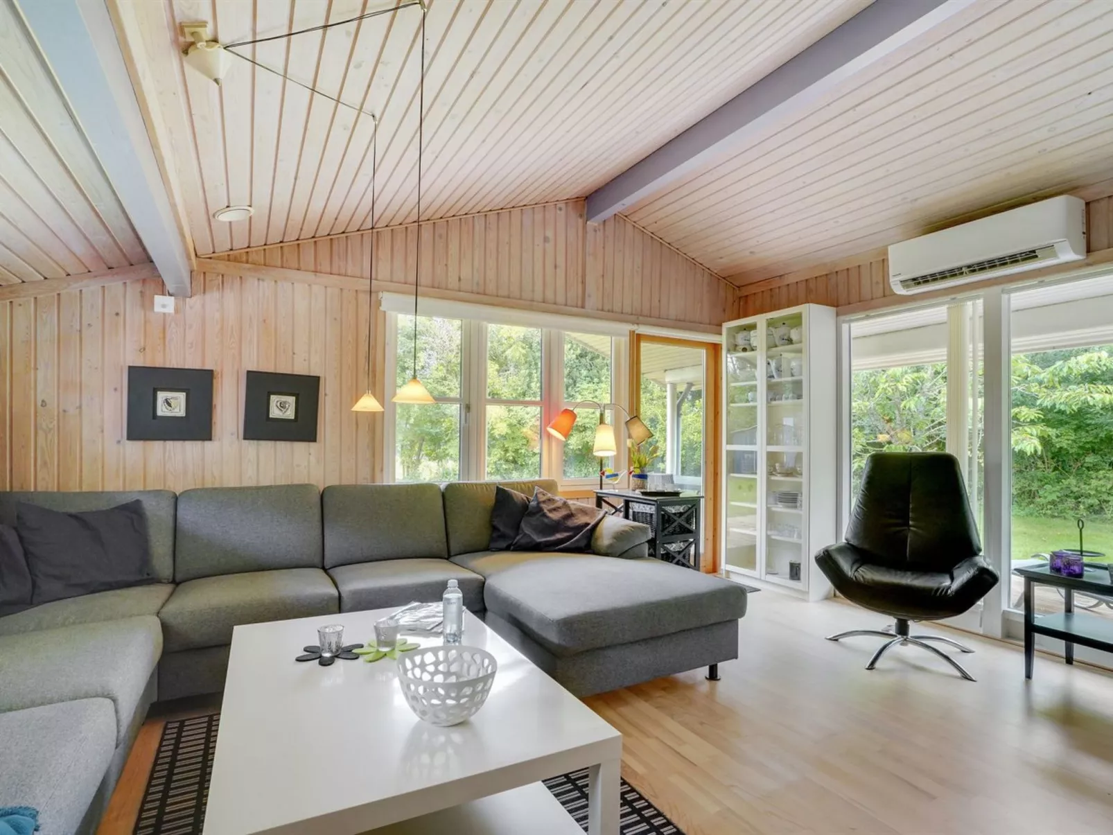 "Dali" - 400m to the fjord-Inside