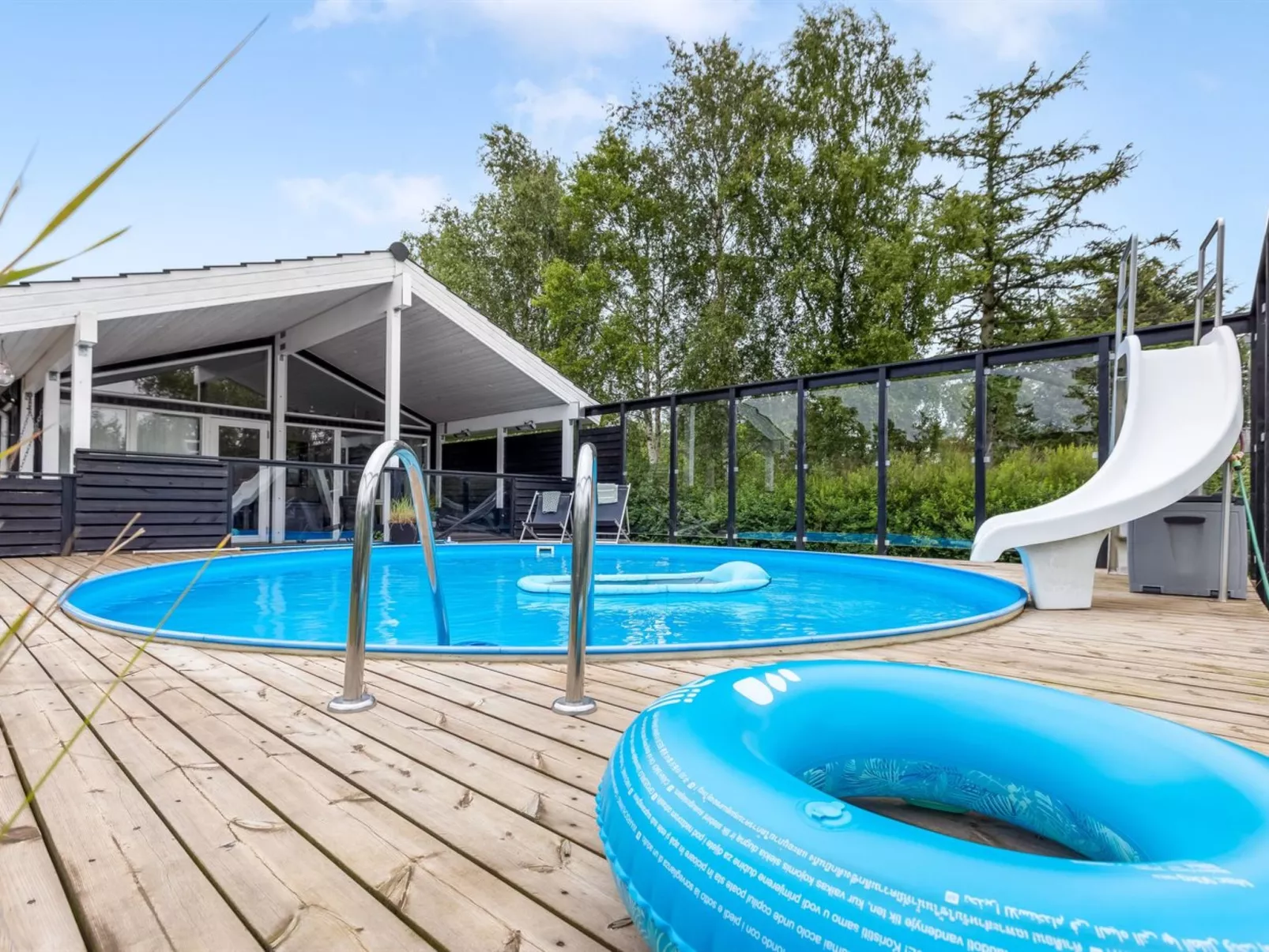 "Herta" - 700m from the sea-Outside