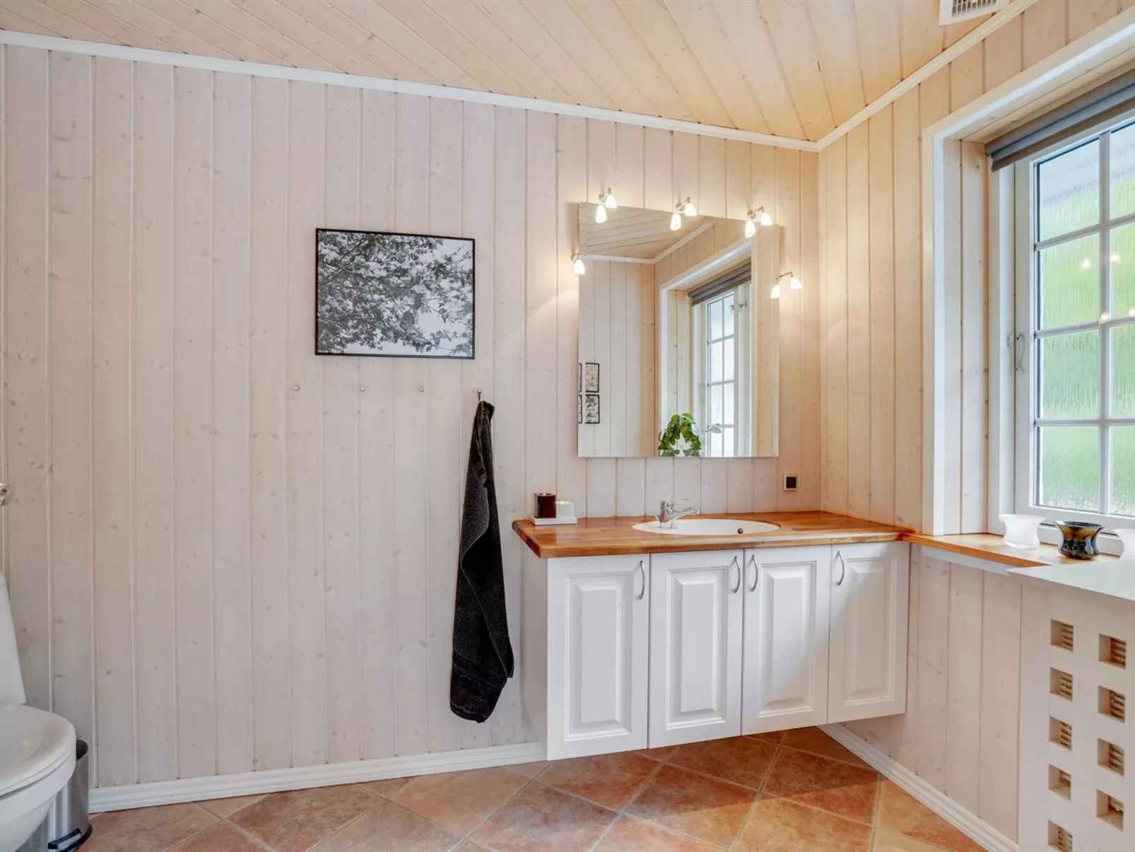 "Regnwald" - 400m to the fjord-Dedans