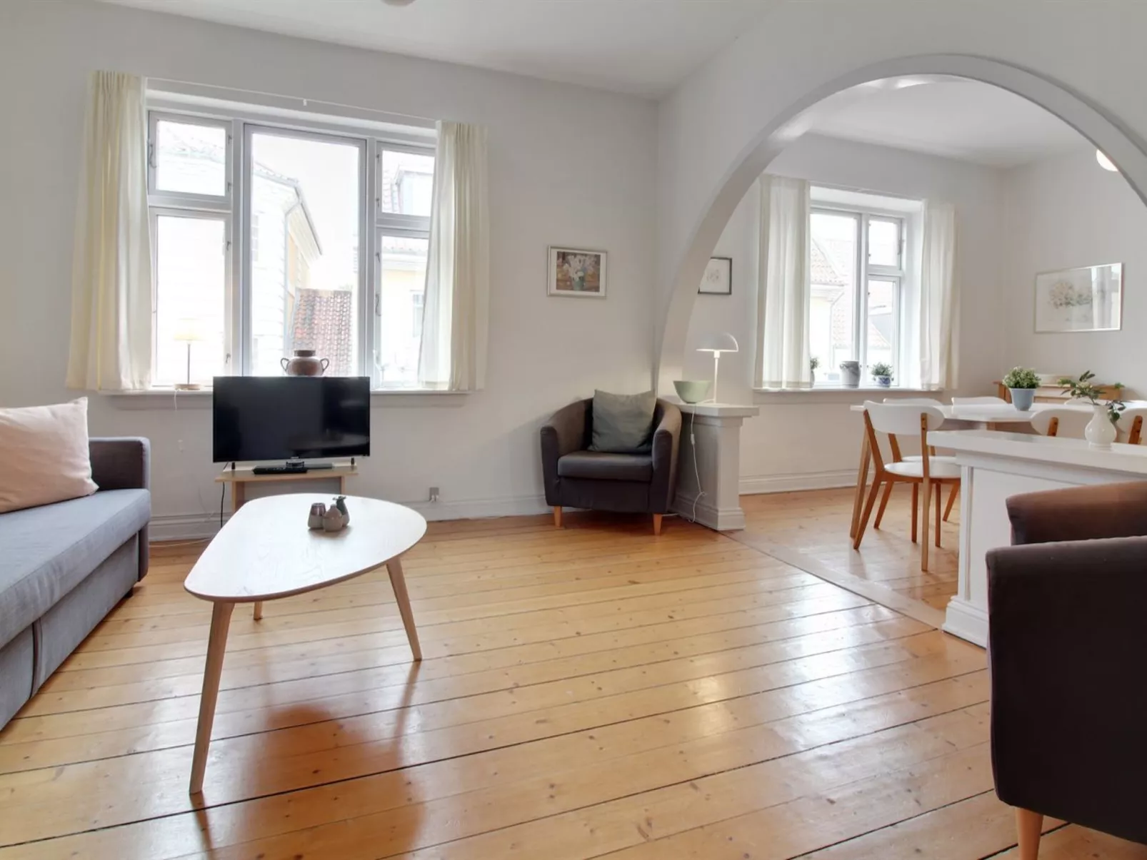 "Gyrth" - 250m from the sea-Dedans