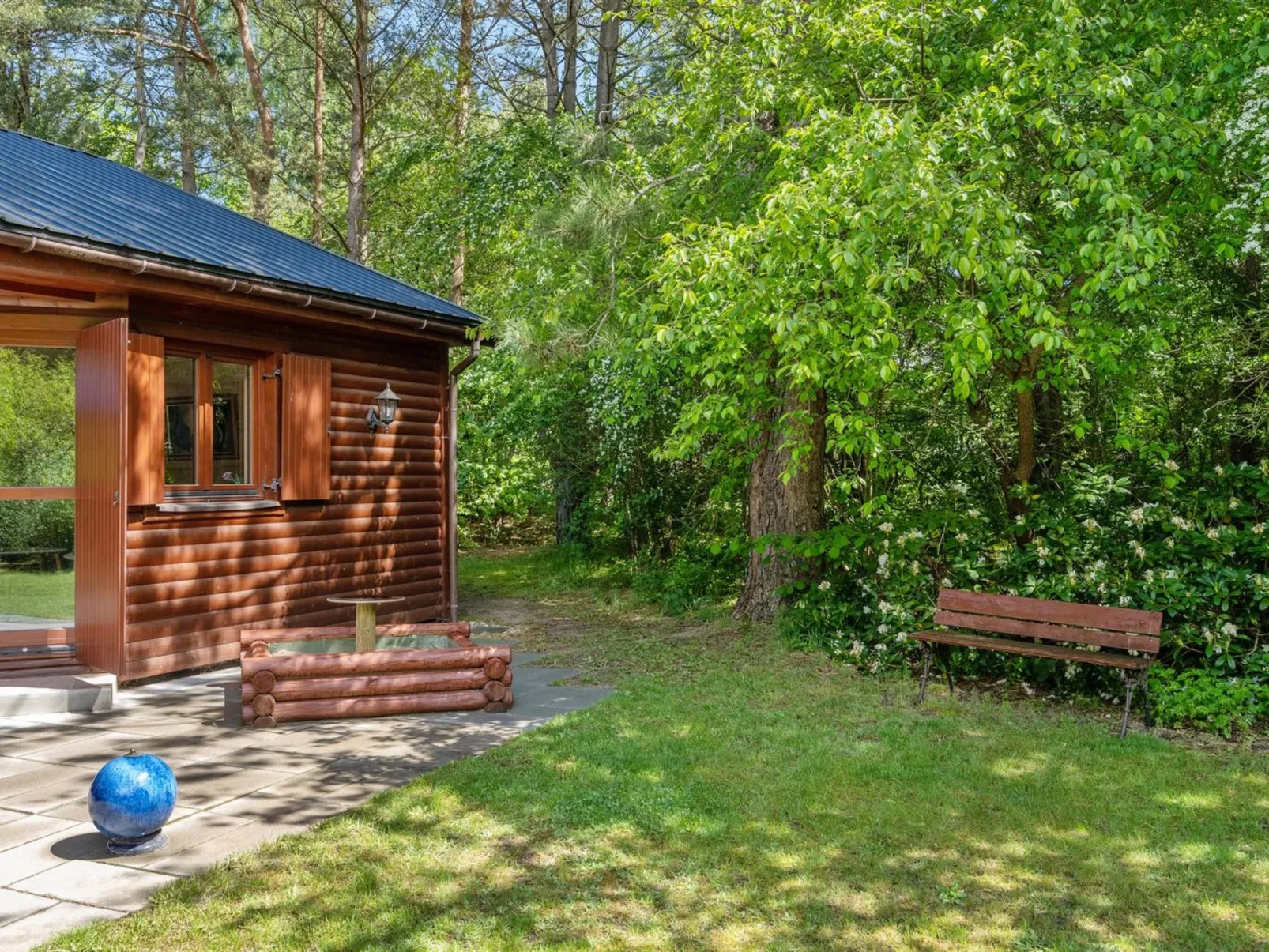 "Bette" - 8km from the sea-Outside