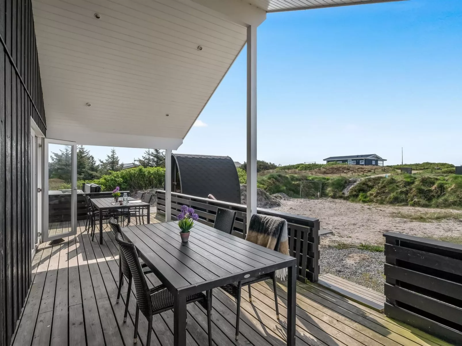 "Sibyll" -  from the sea-Draußen