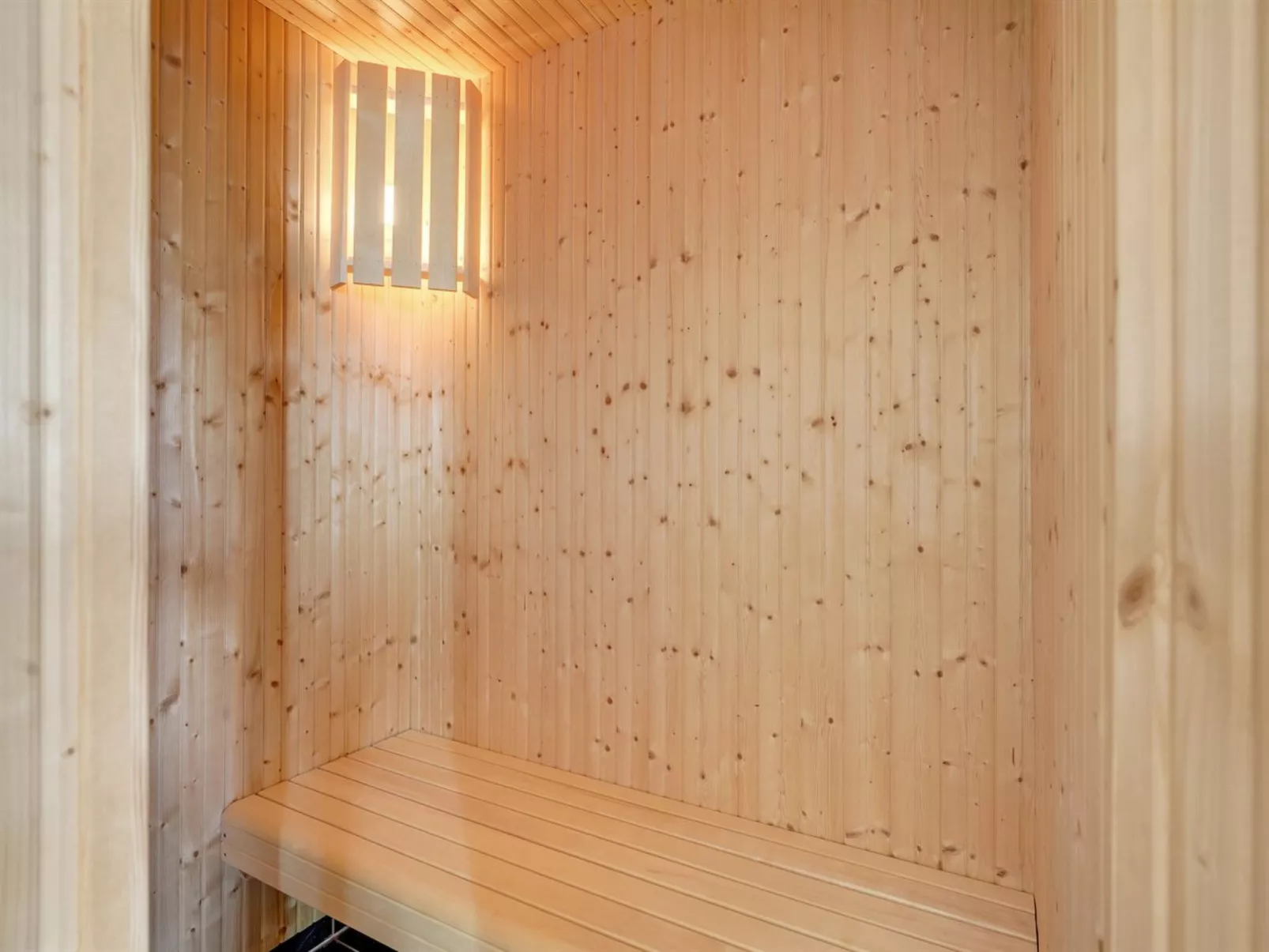 "Fengur" - 330m from the sea-Inside