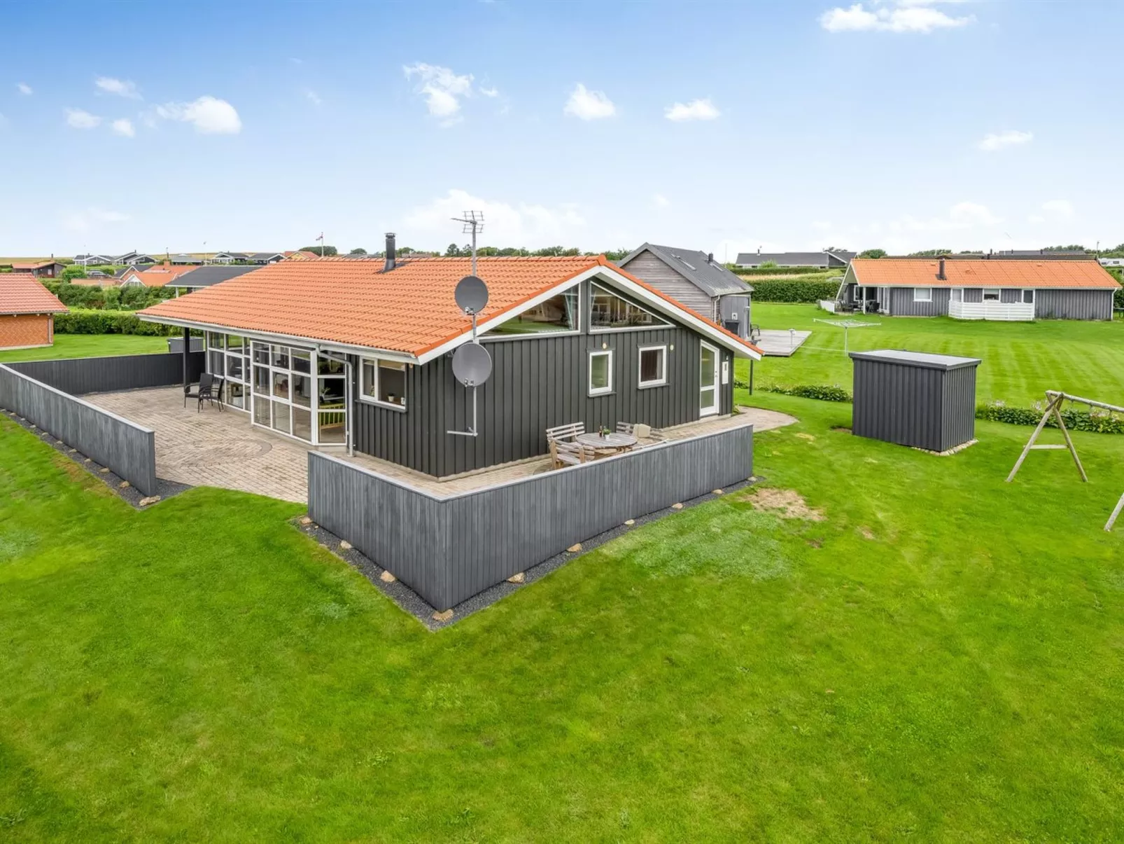 "Malila" - 400m to the fjord-Outside