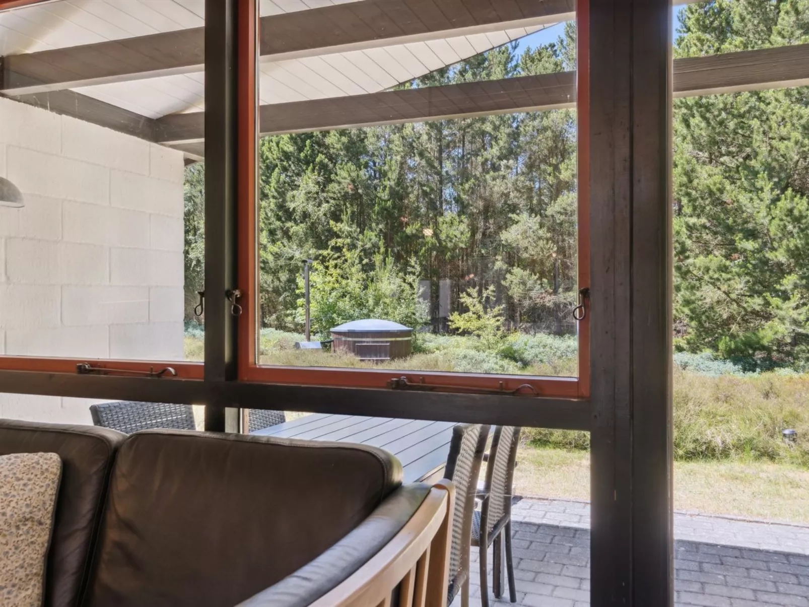 "Nila" - 750m from the sea-Inside