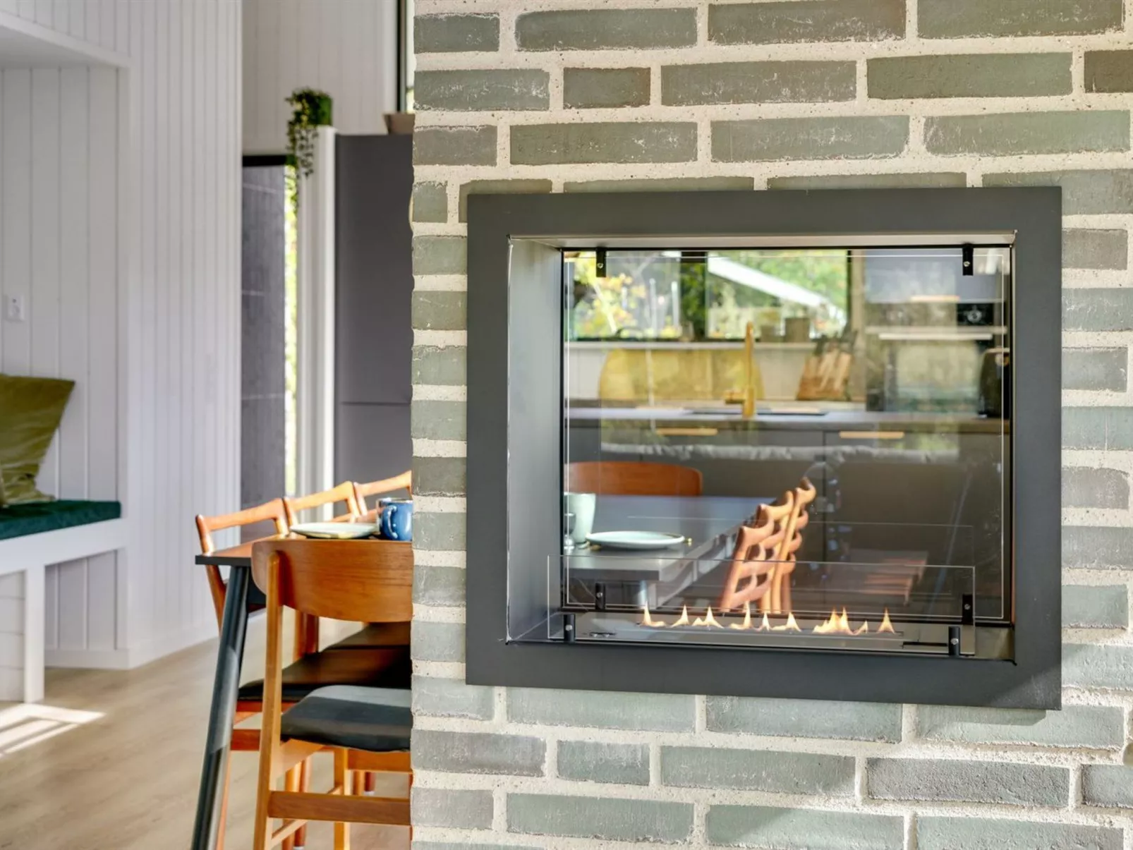 "Sinna" -  from the sea-Drinnen