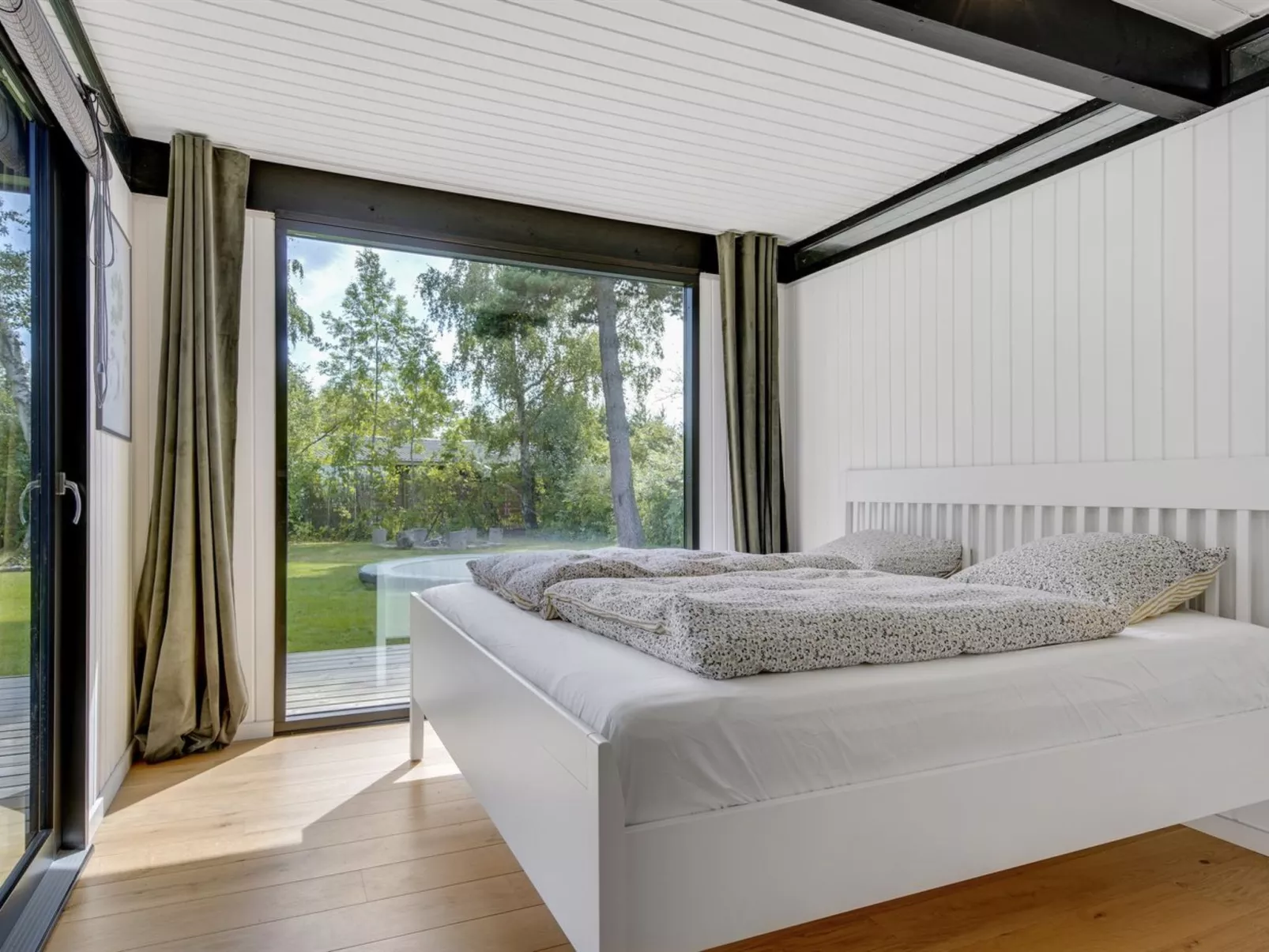 "Hævnir" - 1km from the sea-Dedans