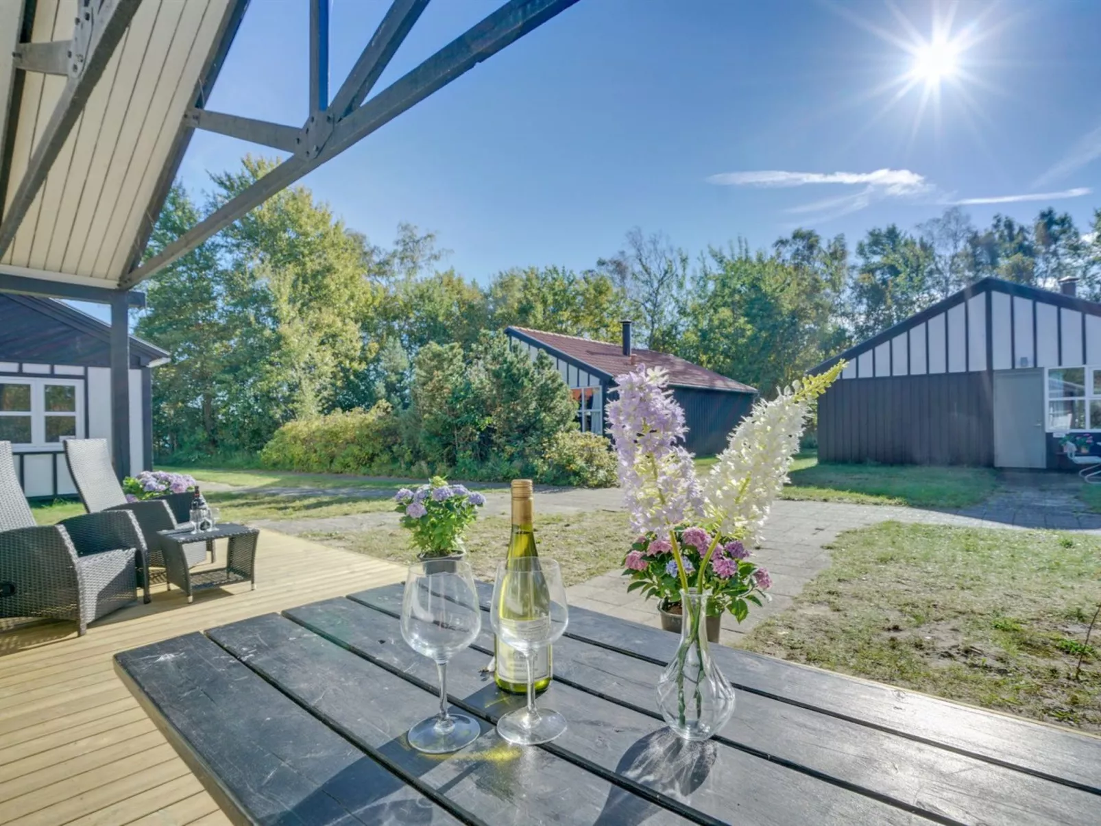 "Bergit" - 55m from the sea-Draußen