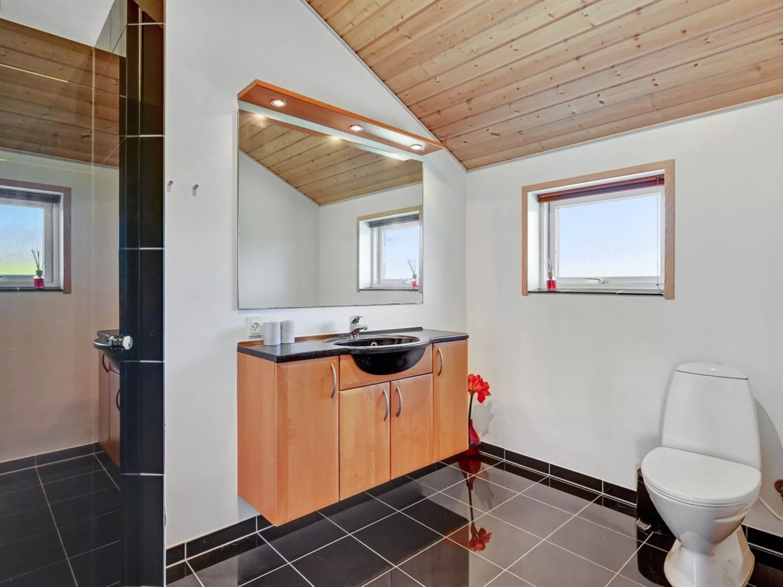 "Guthmar" - 350m to the fjord-Inside