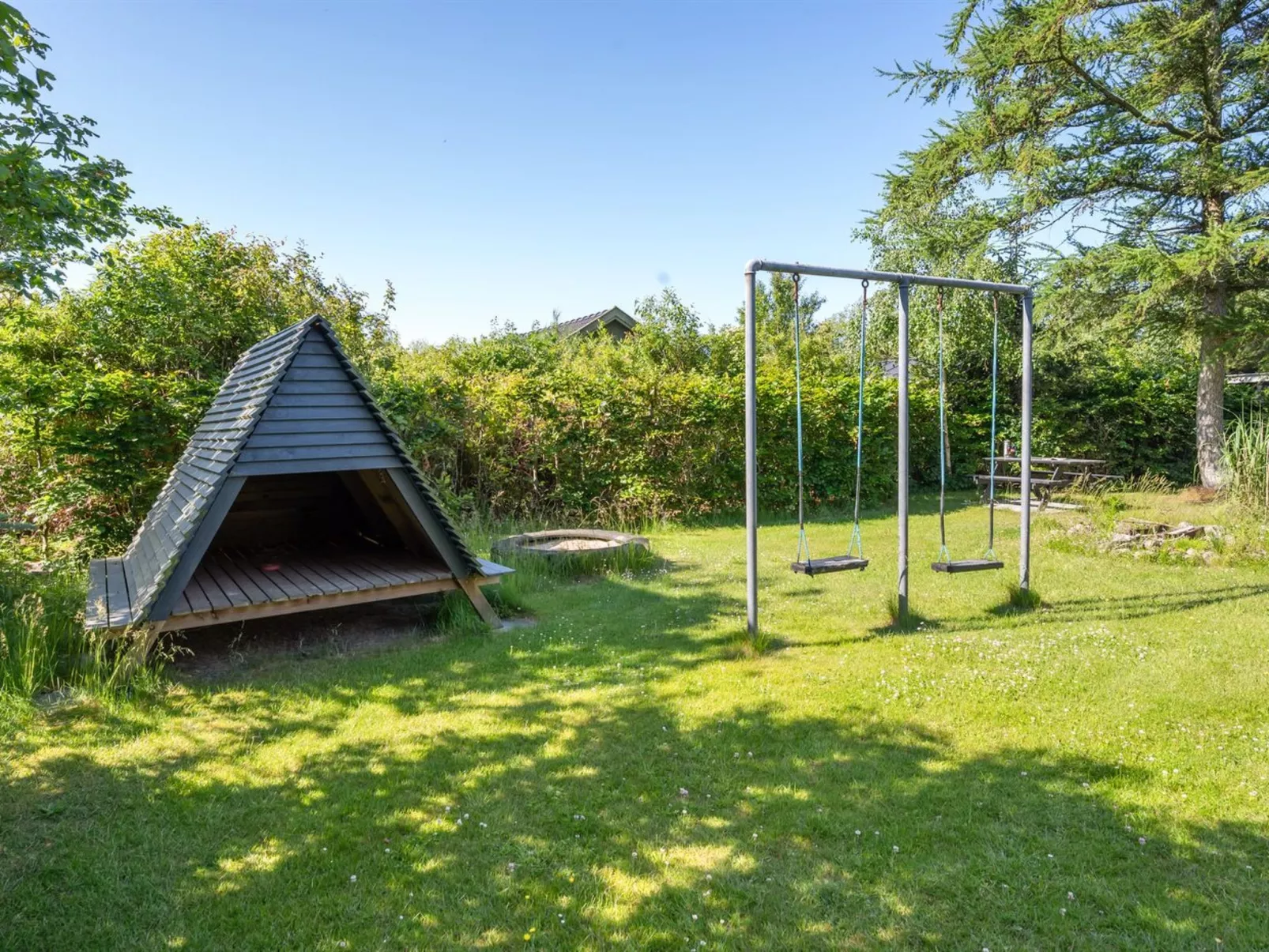 "Raisa" - 200m to the fjord-Outside