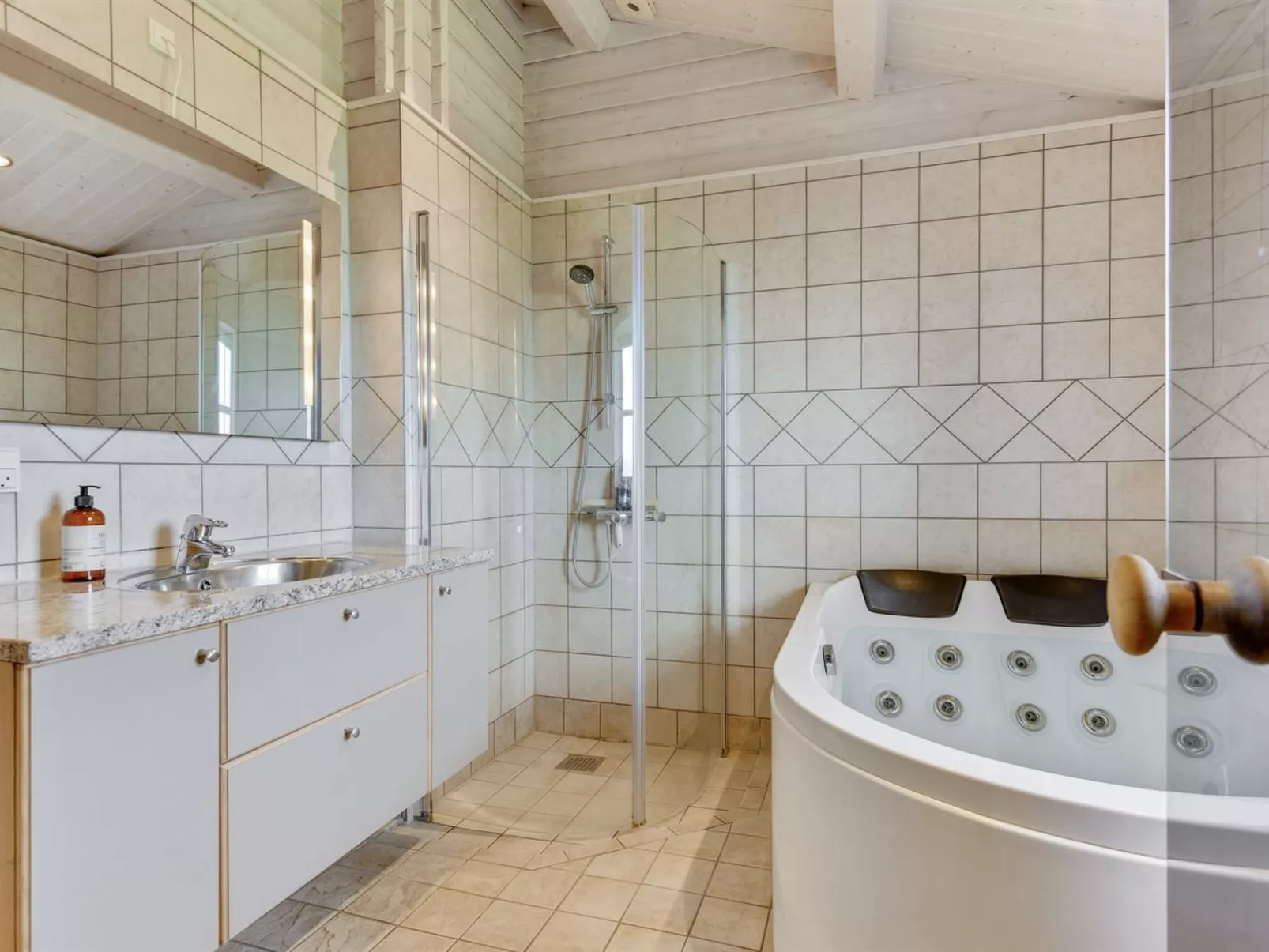 "Ruusu" - 300m from the sea-Inside